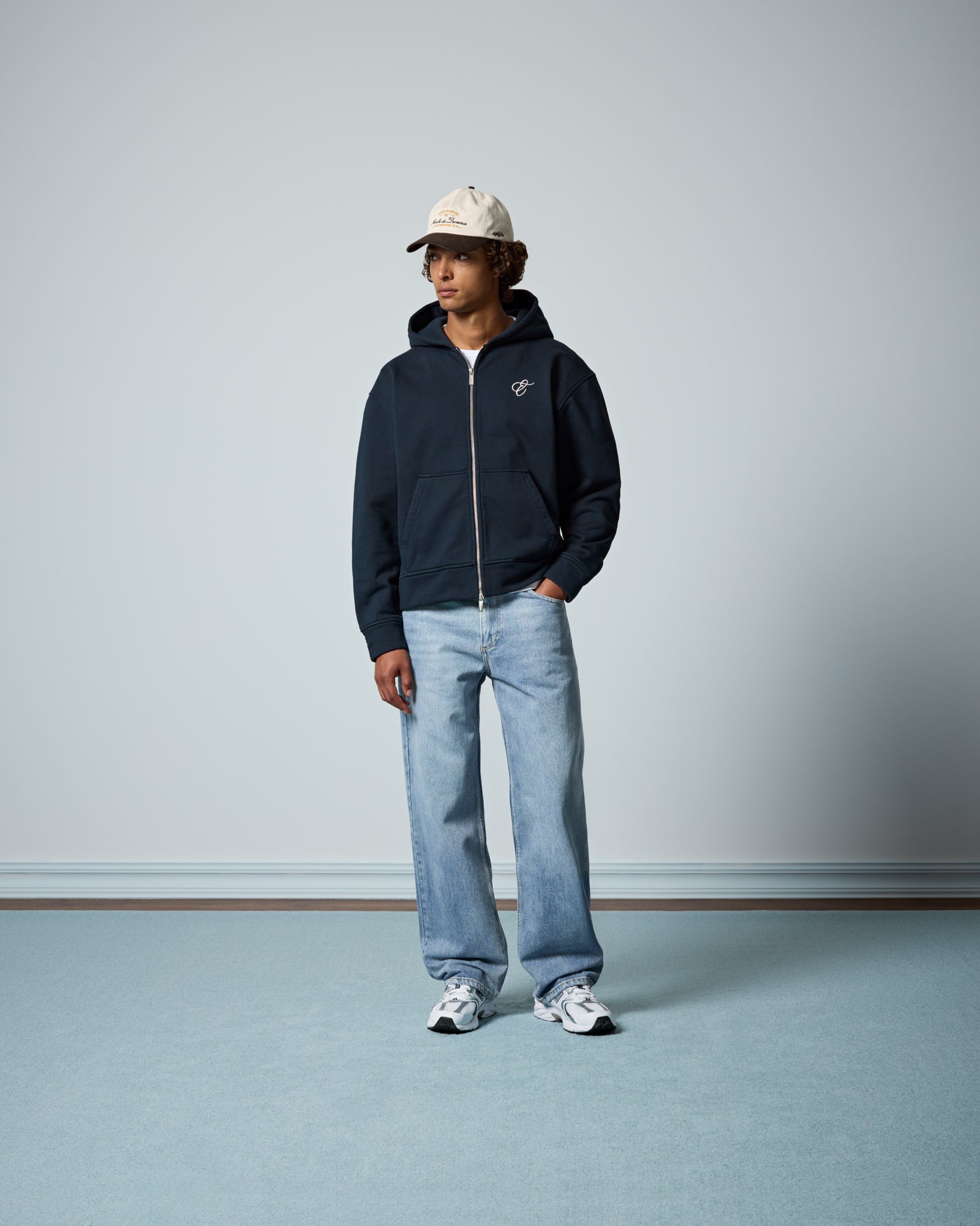 eightyfive-relaxed-denim-baby-blue-hellblaue-jeans image 4
