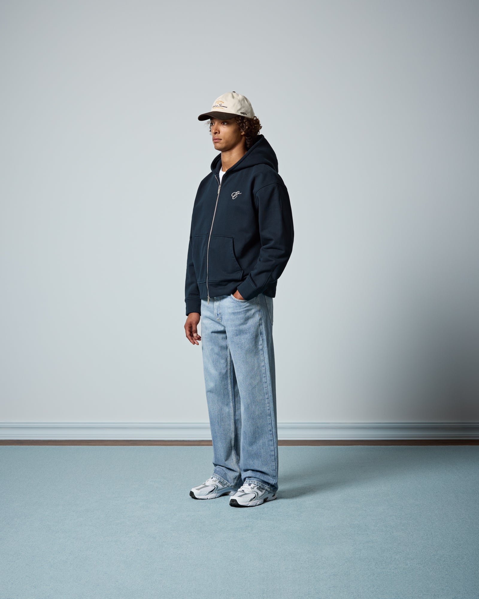 eightyfive-relaxed-denim-baby-blue-hellblaue-jeans image 5
