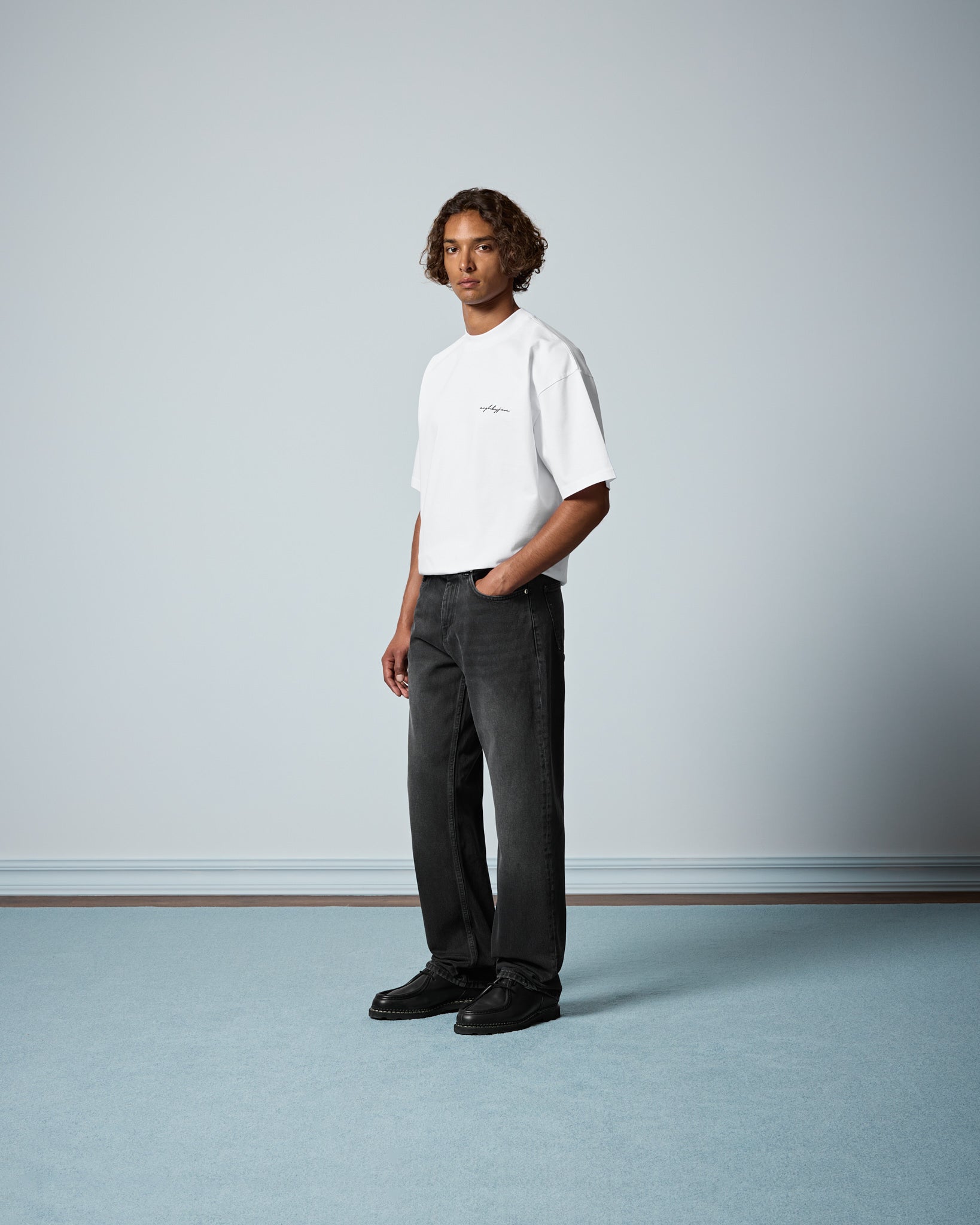 eightyfive-tops-signature-embroidery-t-shirt-white-oversized image 5