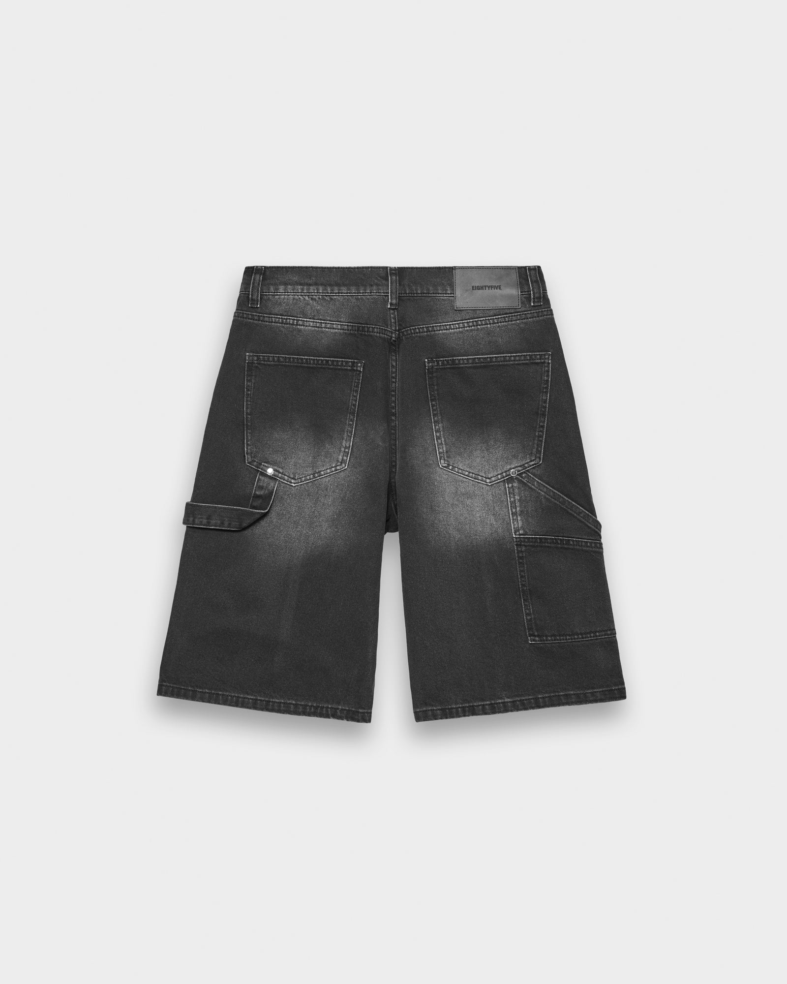 eightyfive-dividing-seams-baggy-shorts-schwarz-washed image 4