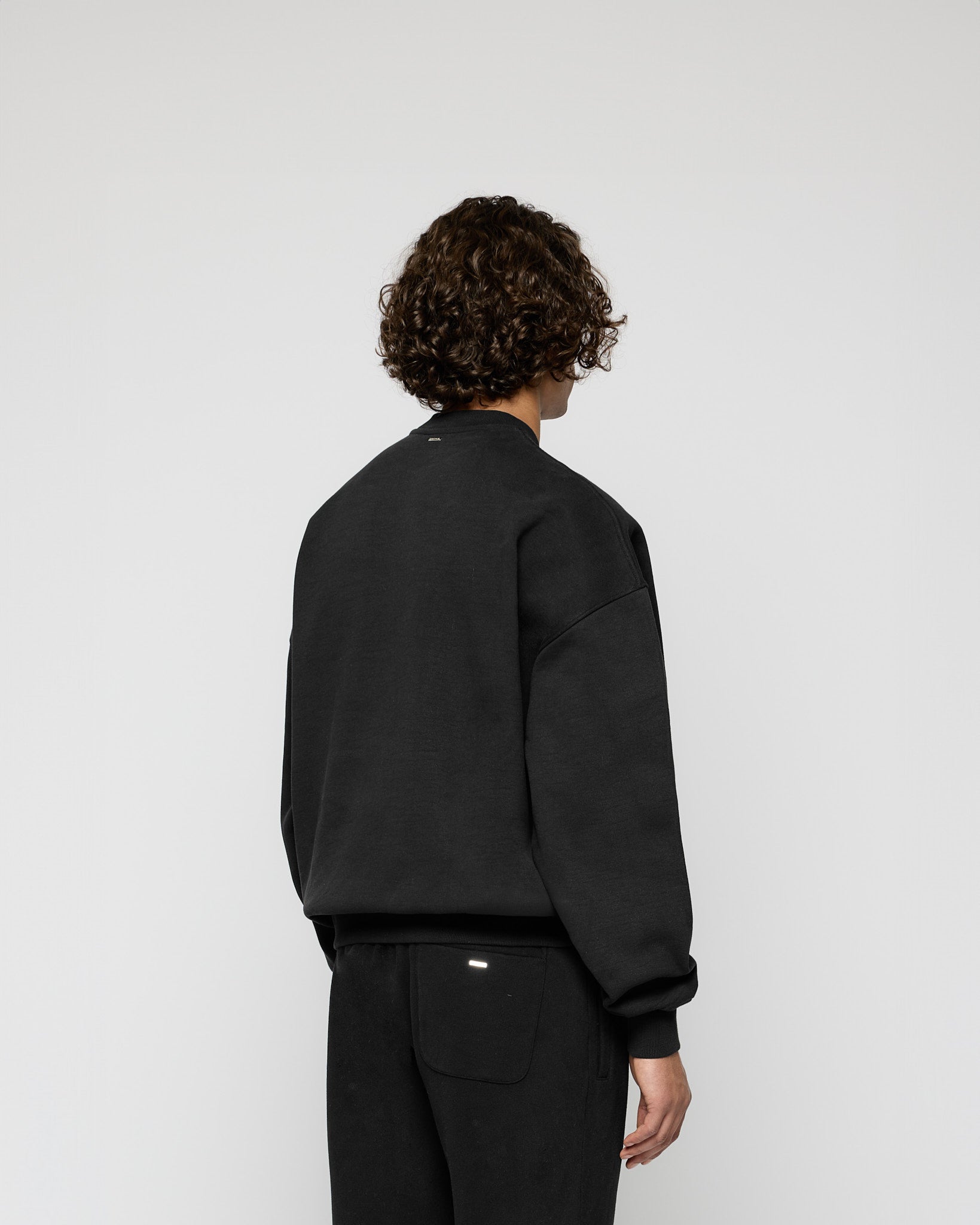 eightyfive-signature-oversized-crewneck-sweater-black image 4