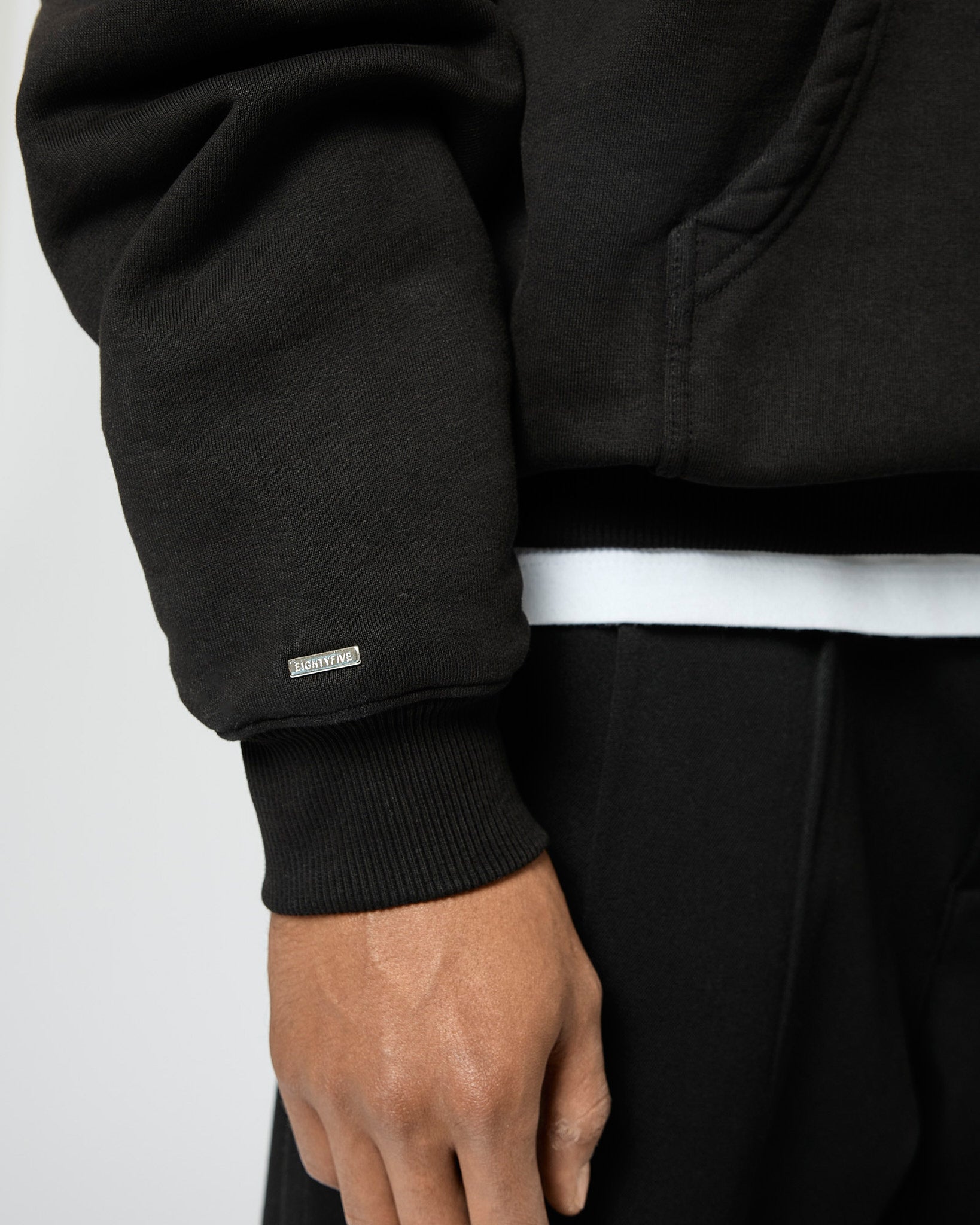 eightyfive-luxe-contrast-hoodie-schwarz-oversized-490gsm image 8