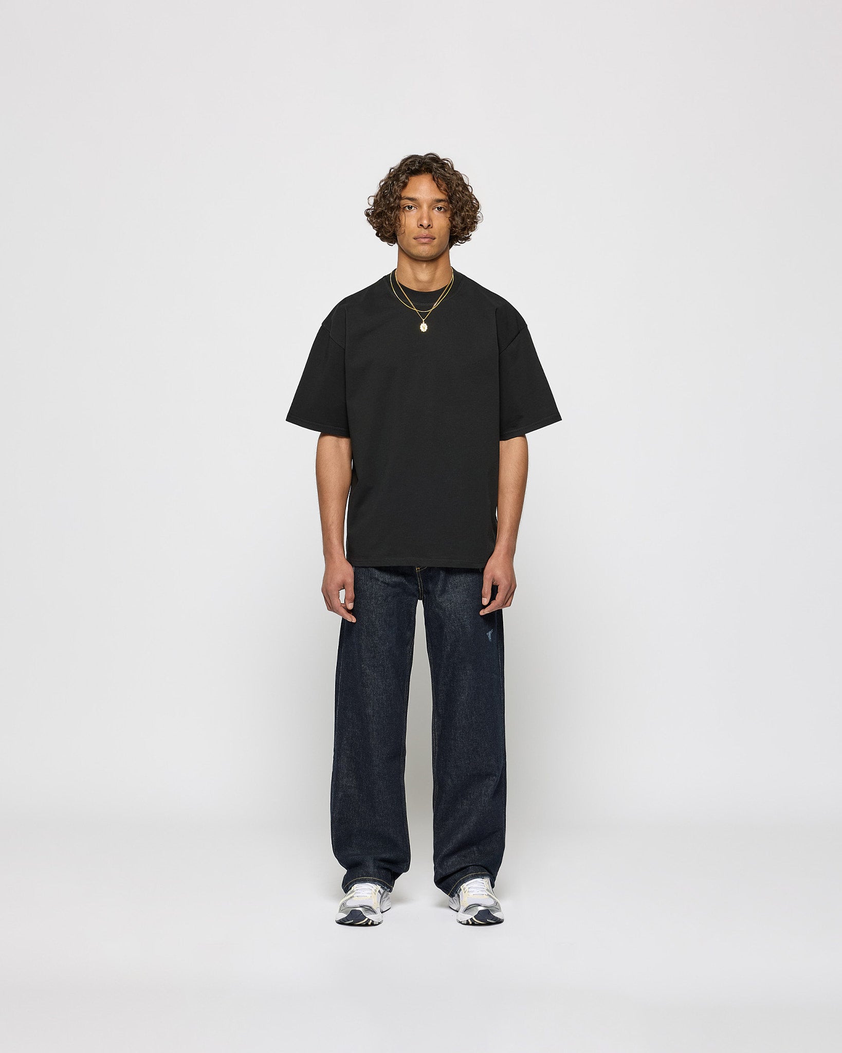 eightyfive-tops-signature-light-t-shirt-black-oversized-220gsm image 4