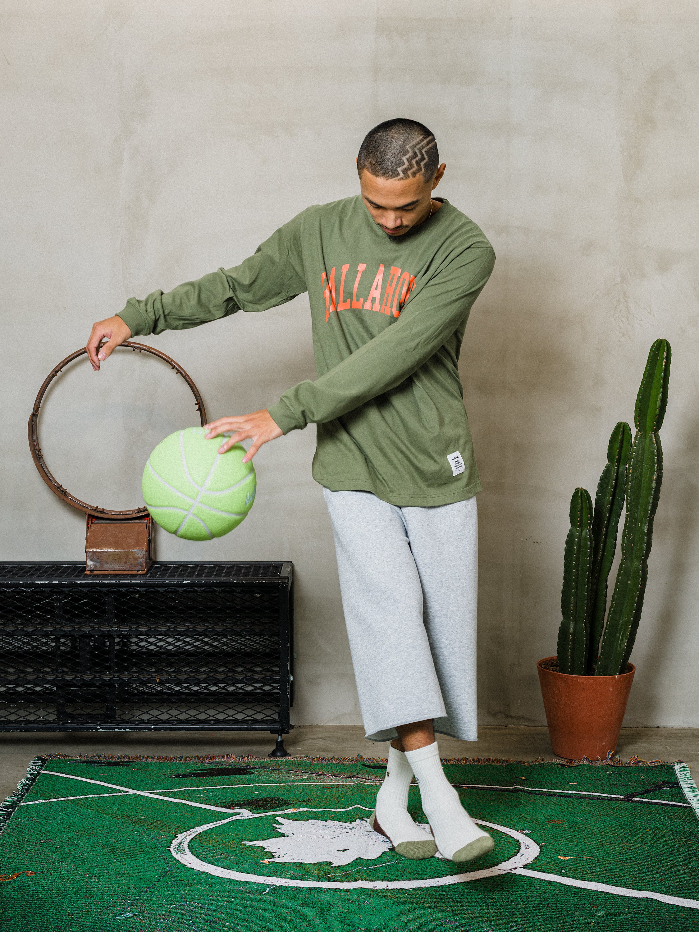 ballaholic-ball-seams-sweat-cropped-pants-grau image 3