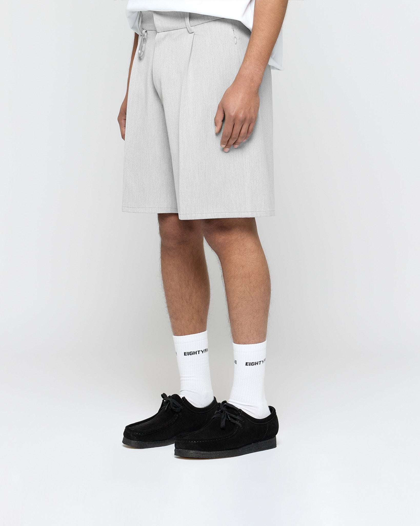 eightyfive-pleated-tailored-shorts-platinum-grey-b-gelfalte image 3