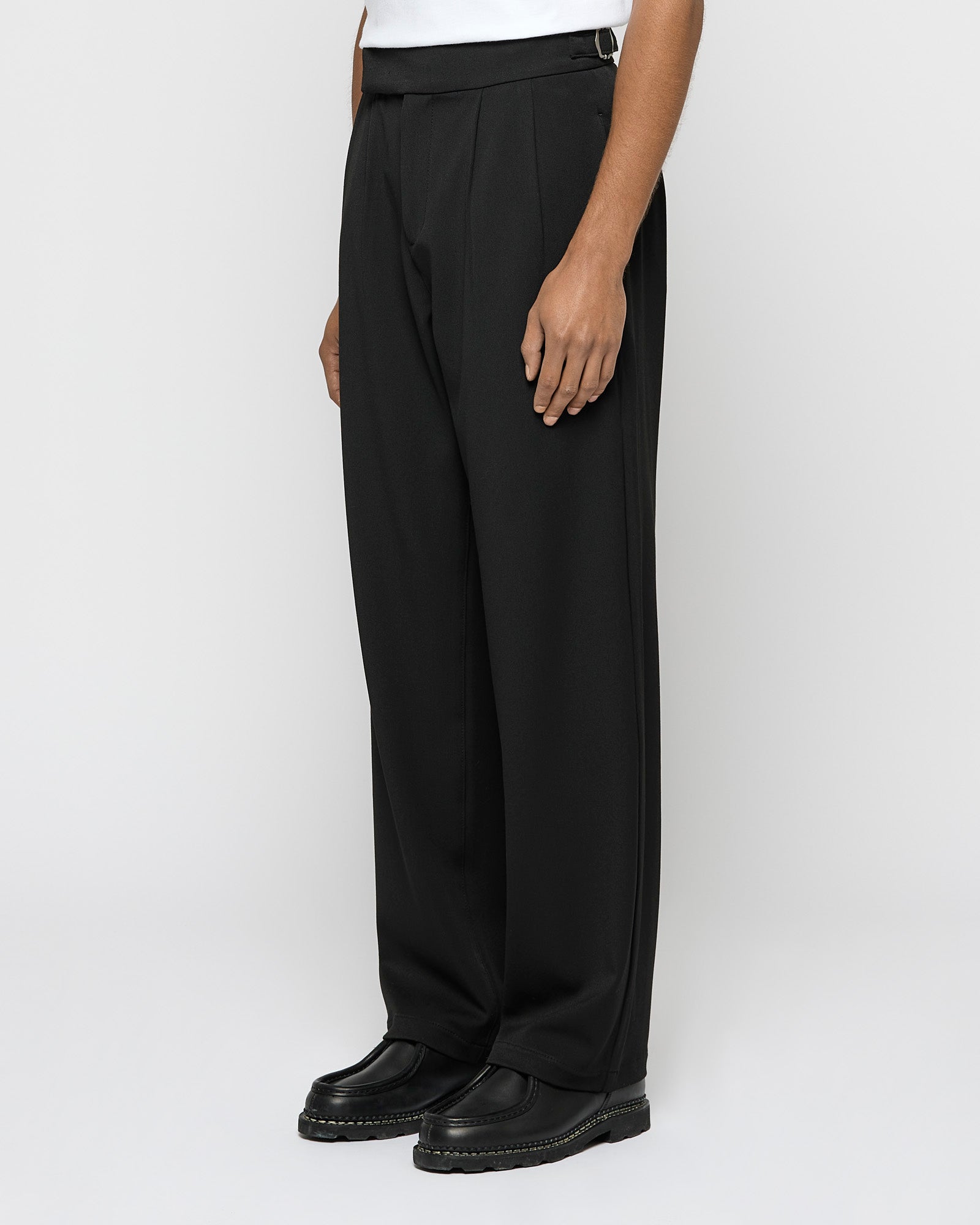 eightyfive-pleated-regular-tailored-pants-v2-hose-black image 3