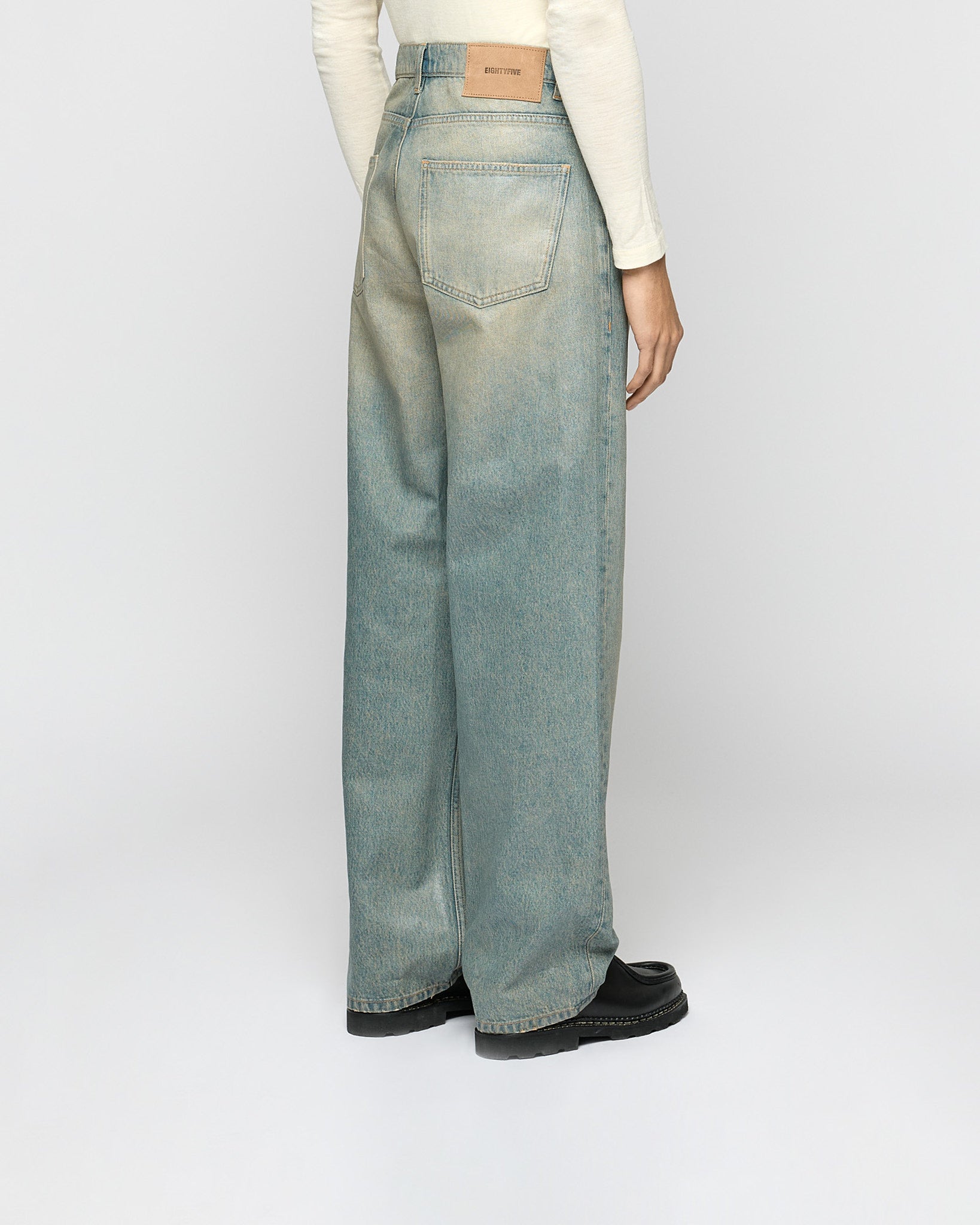 eightyfive-coated-relaxed-denim-jeans-island-blue image 4