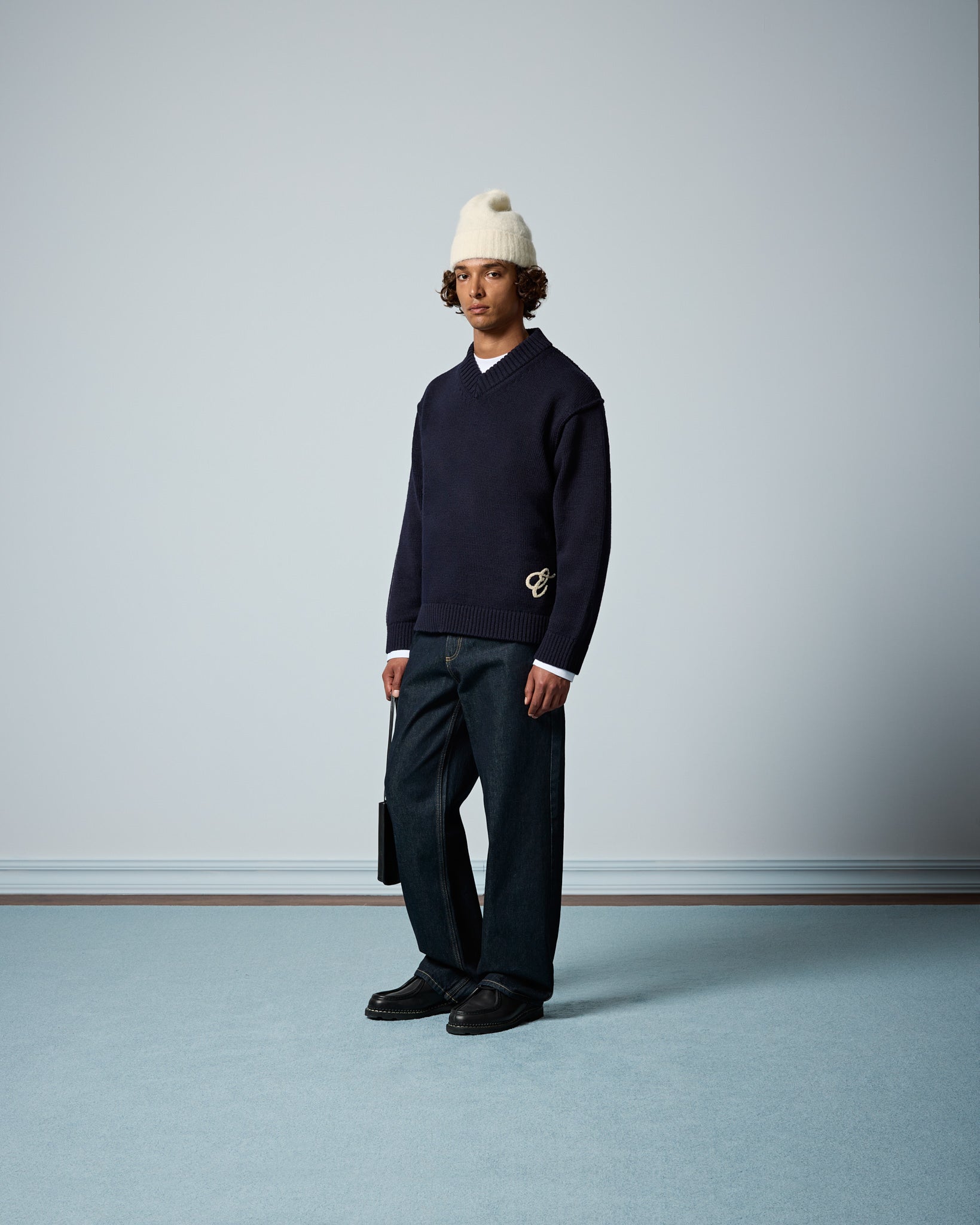 eightyfive-tops-wool-blend-v-neck-pullover-navy image 4