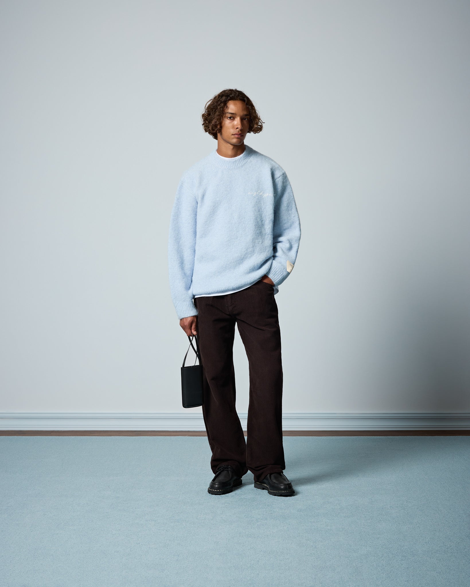 eightyfive-heavy-crew-neck-sweater-pullover-babyblue-oversized image 4