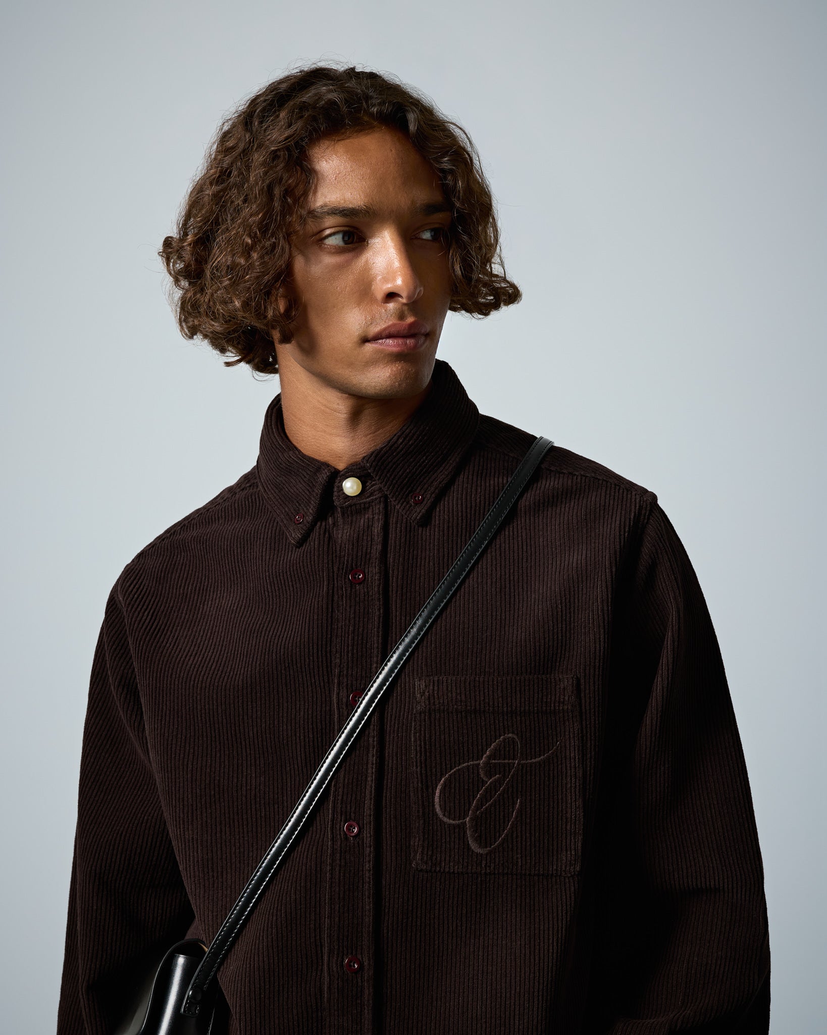 eightyfive-washed-corduroy-button-down-hemd-braun-cord image 7