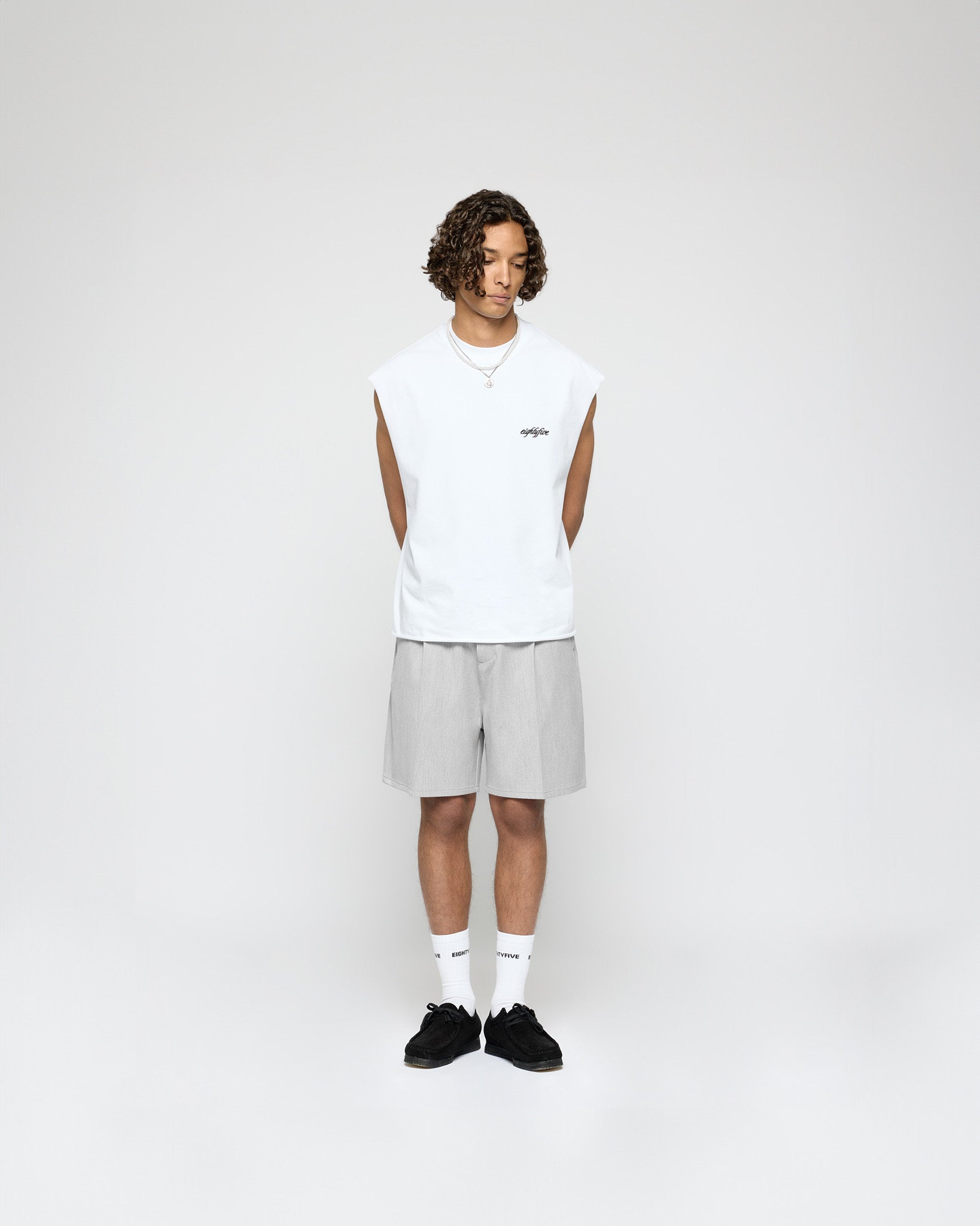 eightyfive-pleated-tailored-shorts-platinum-grey-b-gelfalte image 5