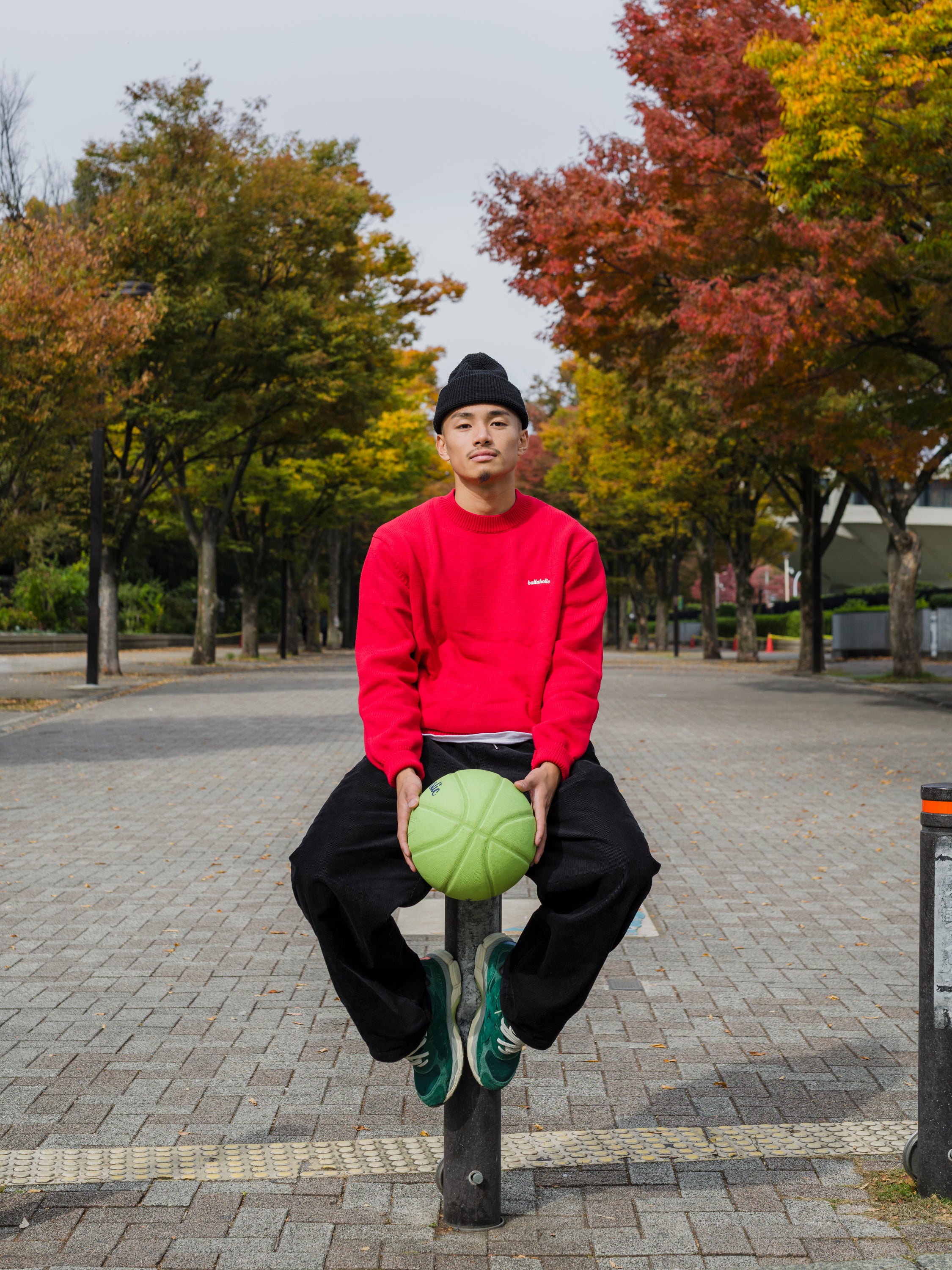 ballaholic-pants-logo-corduroy-pants-schwarz-cordhose image 3