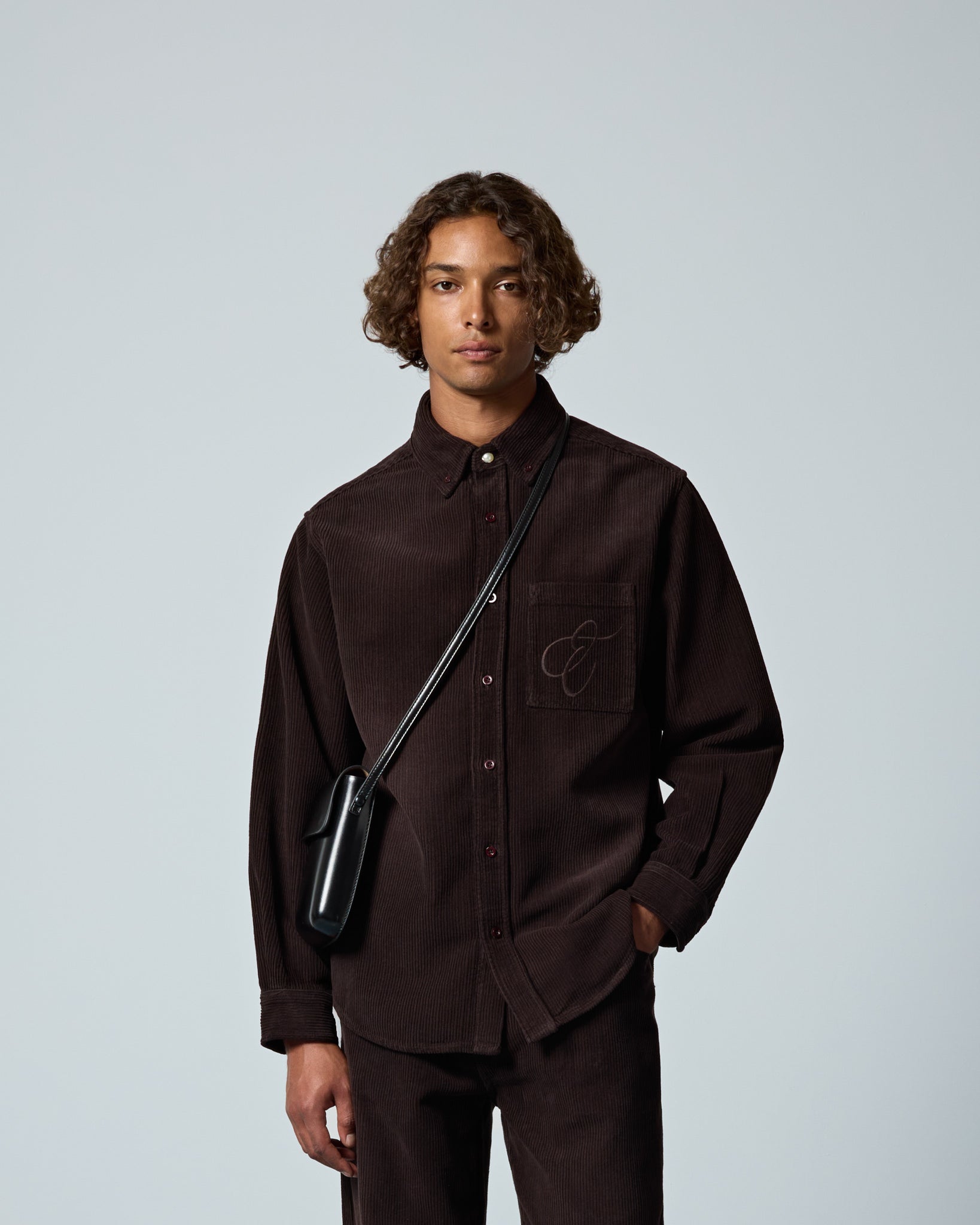 eightyfive-washed-corduroy-button-down-hemd-braun-cord image 3