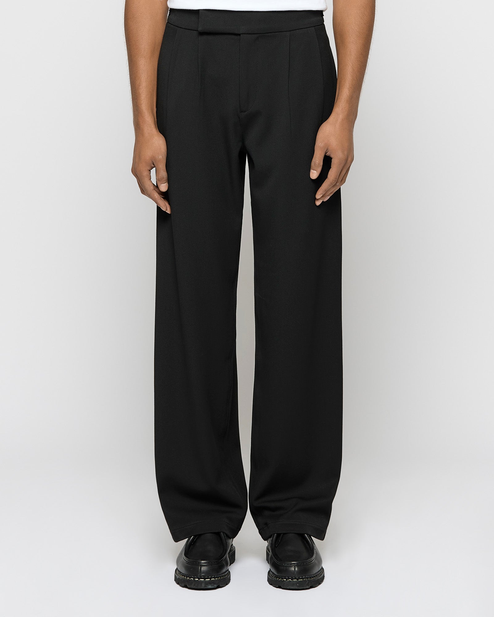eightyfive-pleated-regular-tailored-pants-v2-hose-black image 2