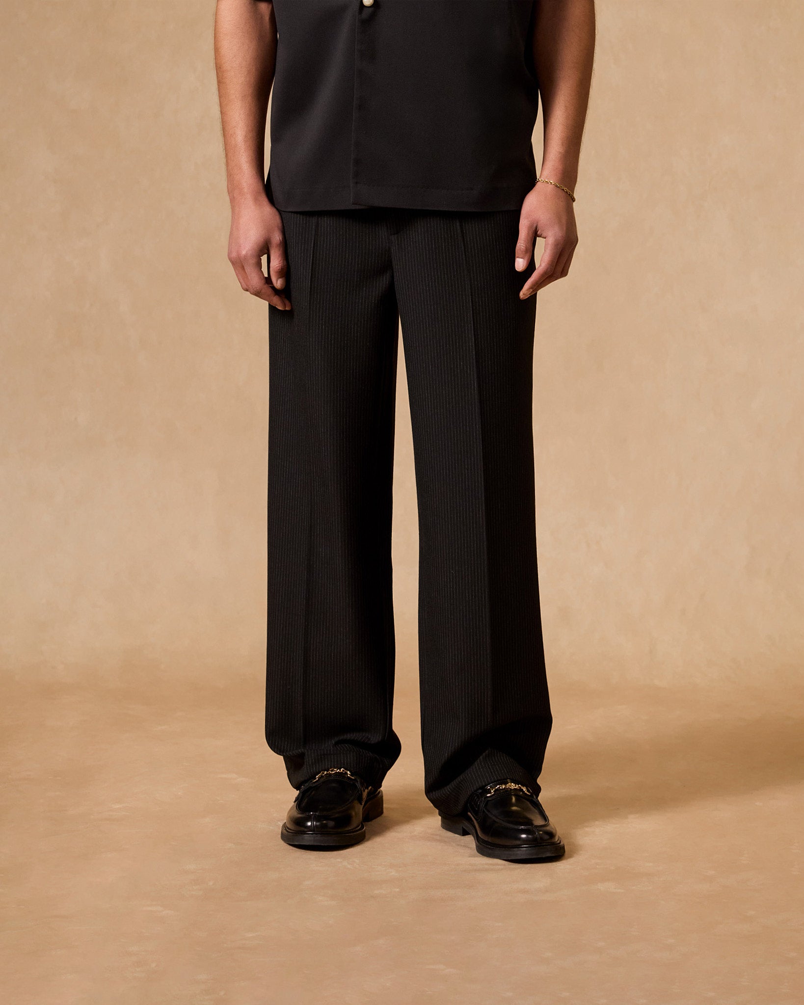 eightyfive-pinstriped-regular-tailored-pants-hose-schwarz image 3