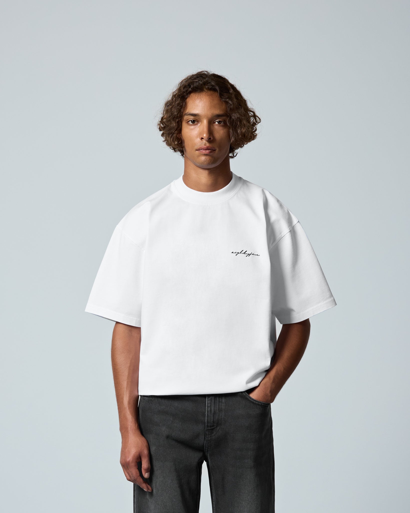 eightyfive-tops-signature-embroidery-t-shirt-white-oversized image 3