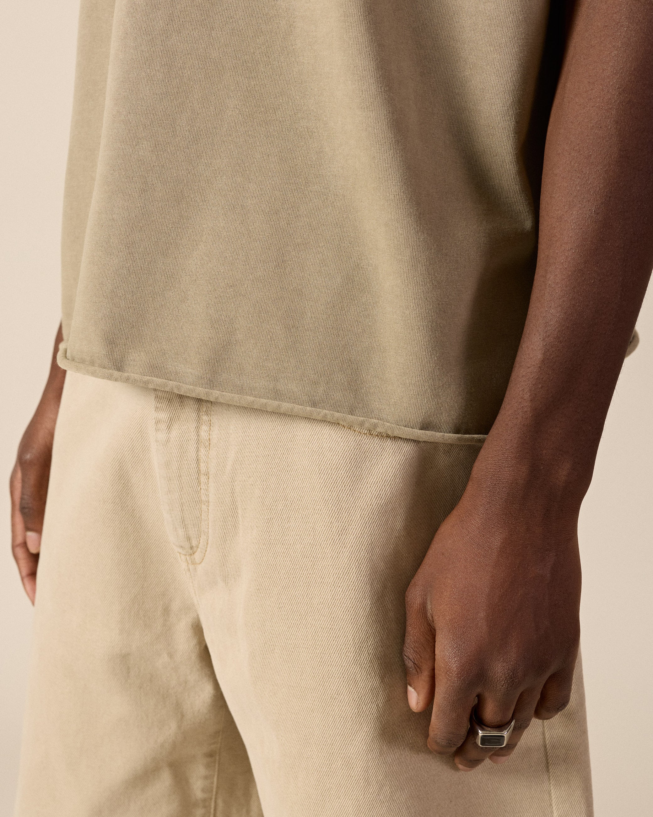eightyfive-loose-tanktop-top-taupe-oversized-fit image 8