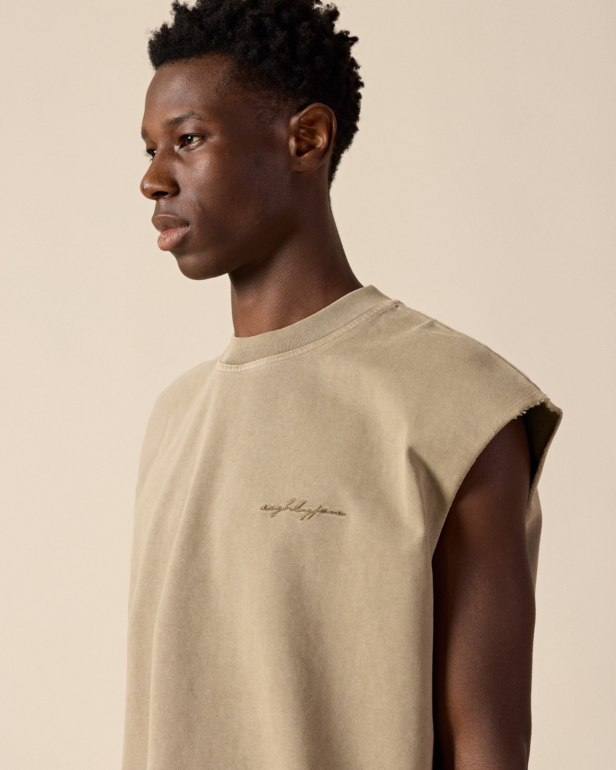 eightyfive-loose-tanktop-top-taupe-oversized-fit image 6