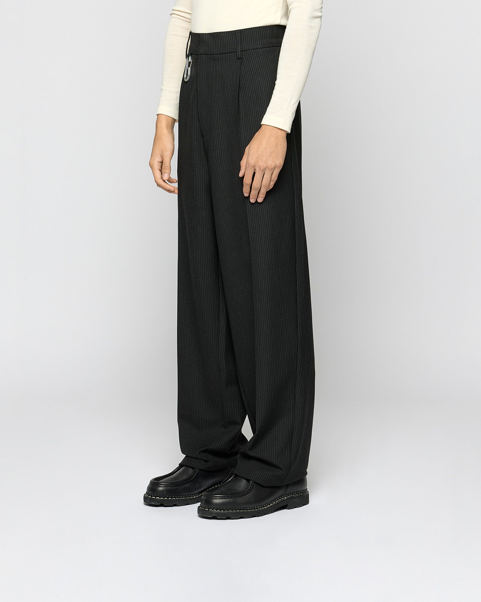 eightyfive-pinstripe-baggy-tailored-pants-hose-black-pinstripe image 3
