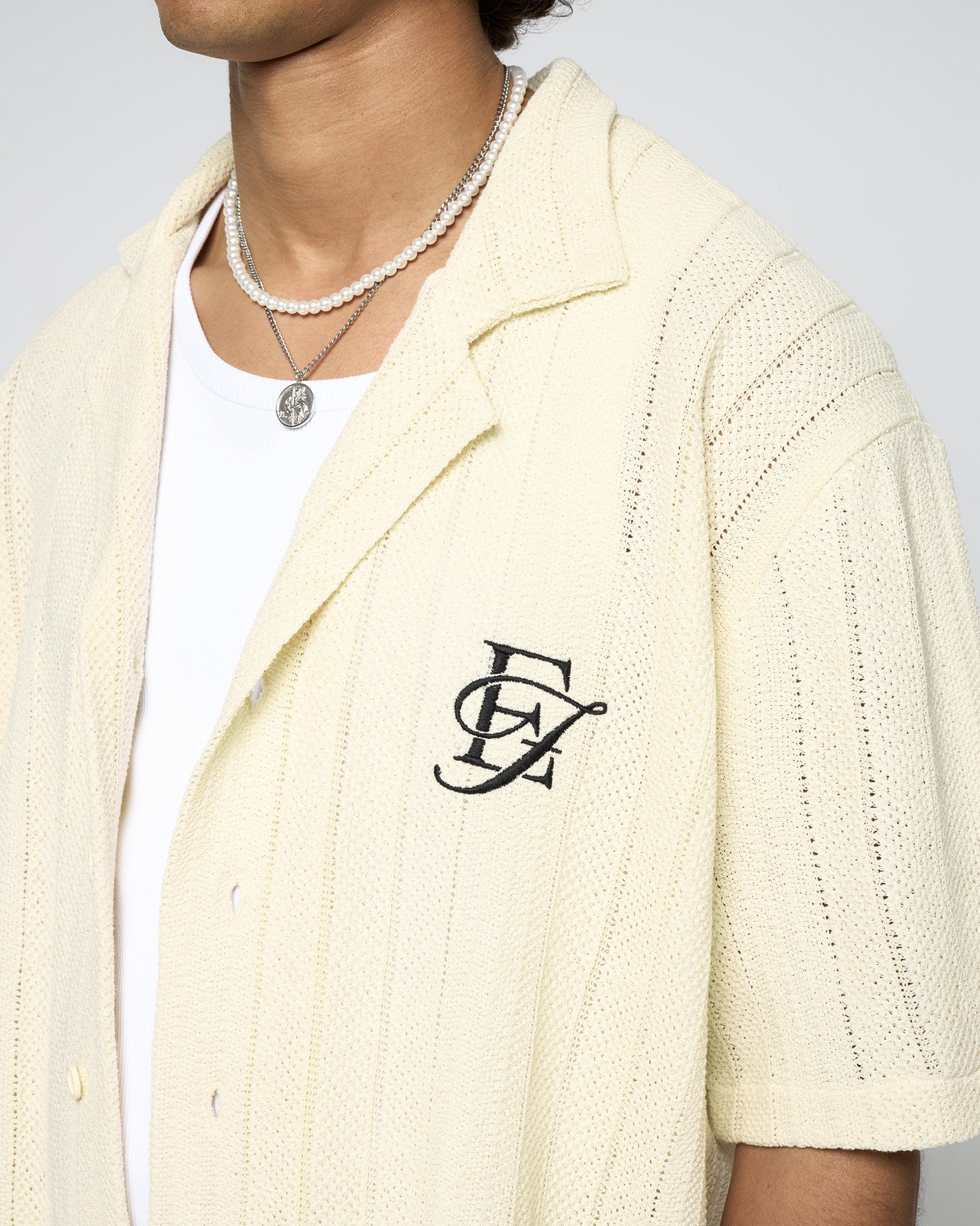 eightyfive-embroidered-oversized-knit-shirt-strickshirt-off-white image 6