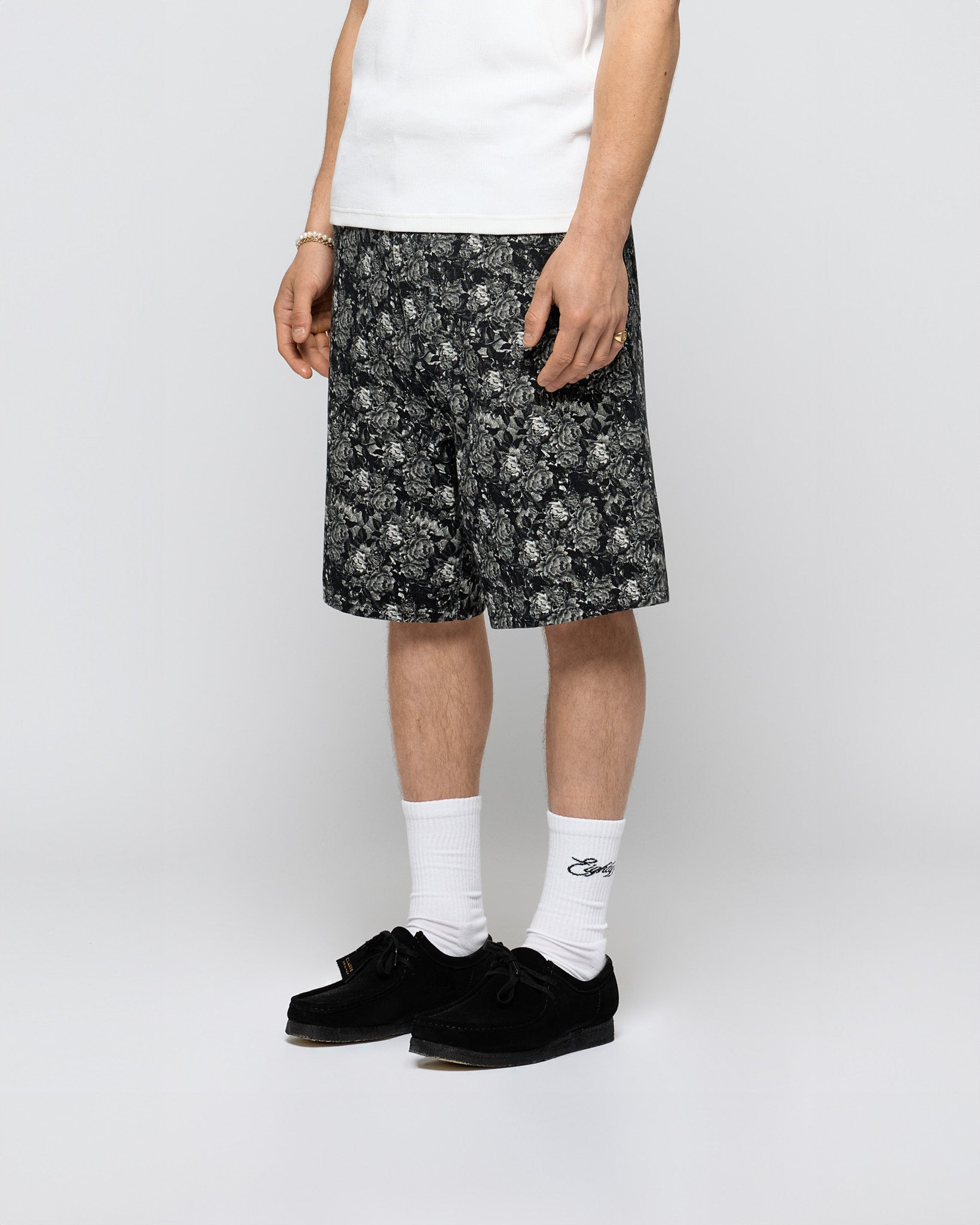 eightyfive-flower-jorts-shorts-black-baggy-blumenprint image 3