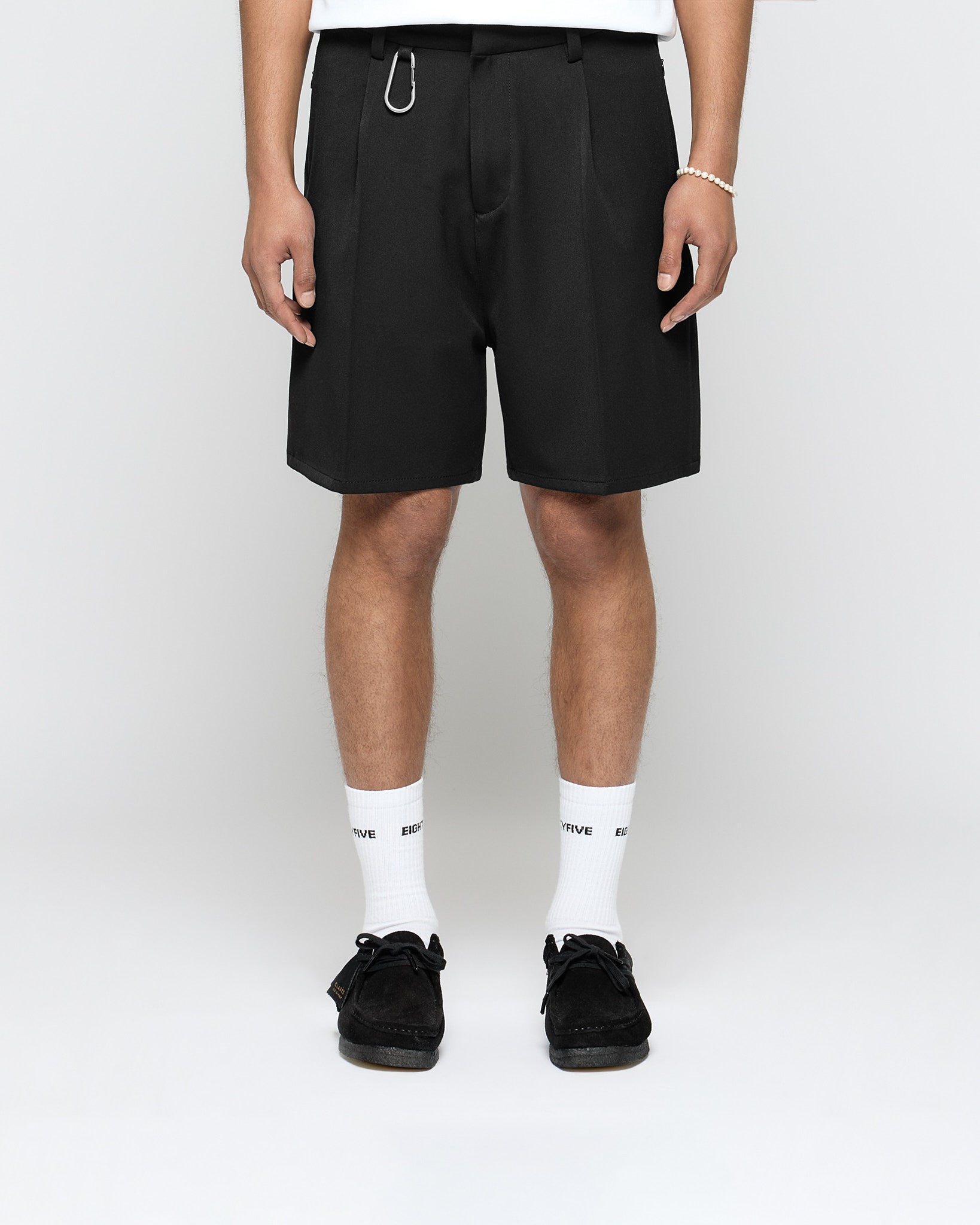 eightyfive-bottoms-pleated-tailored-shorts-black-b-gelfalte image 2