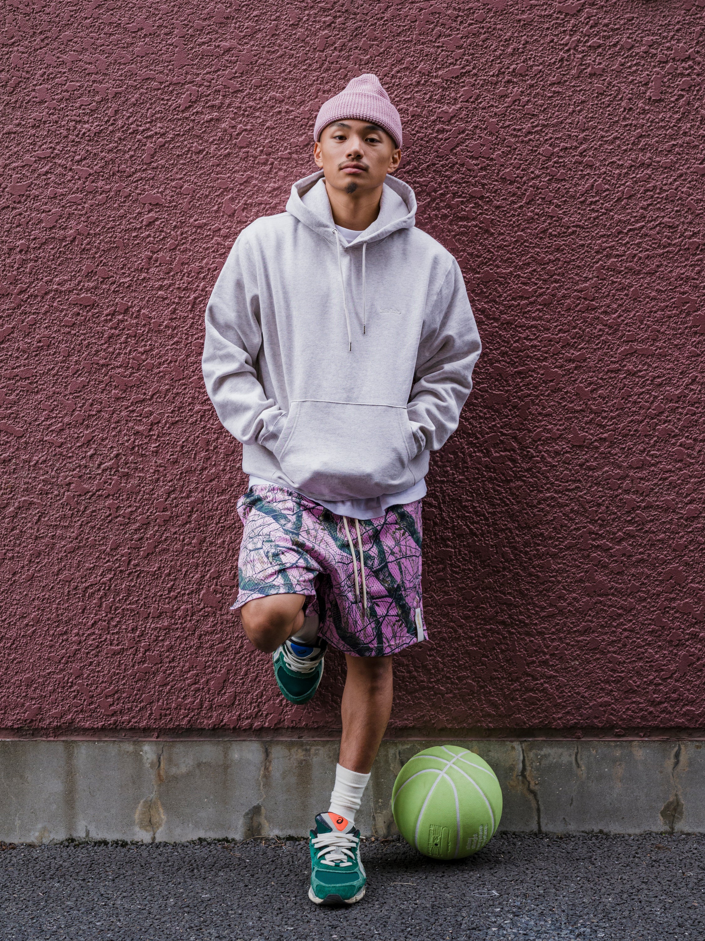 ballaholic-small-logo-sweat-hoodie-ash-grau-stickerei image 3