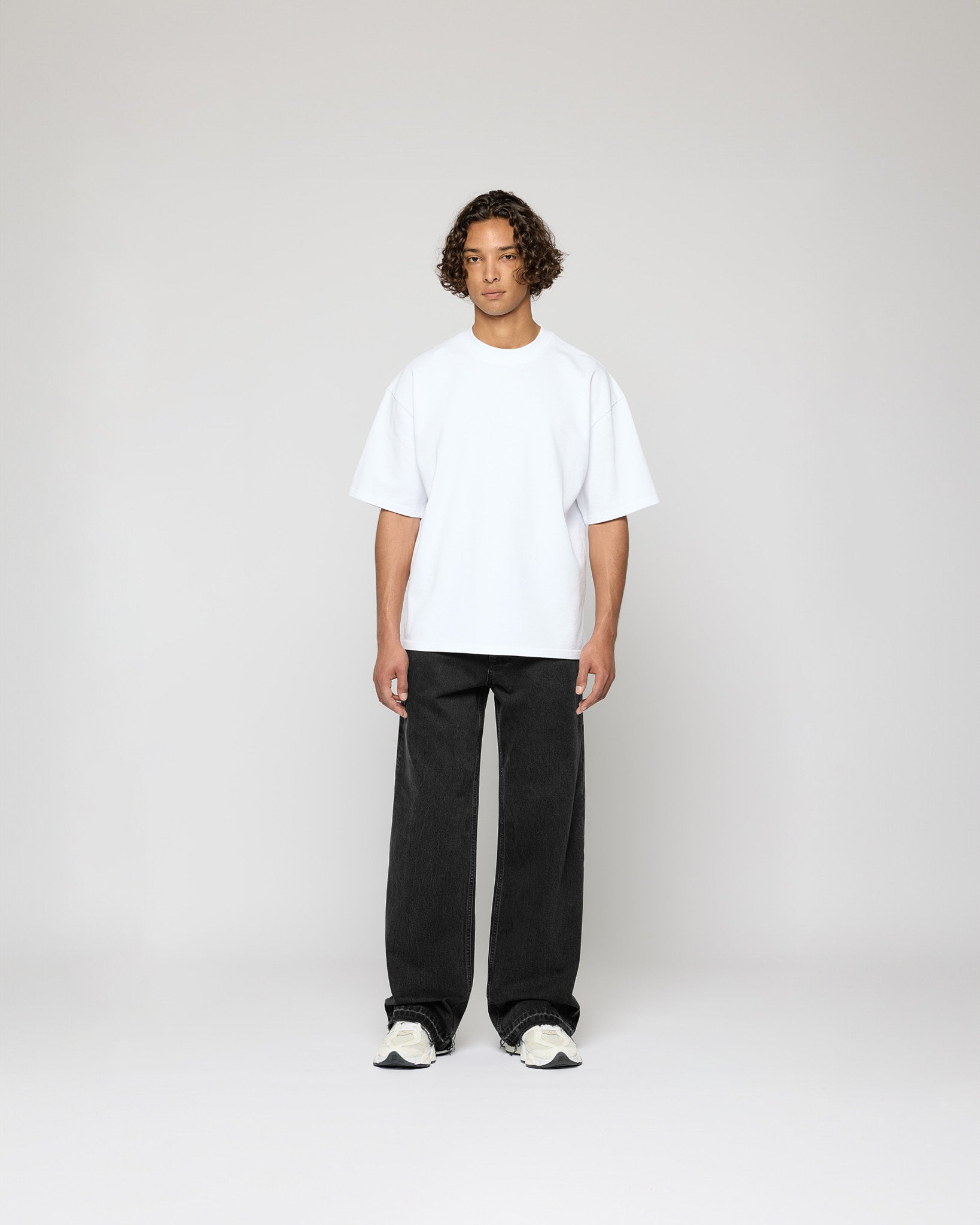 eightyfive-bottoms-open-hem-loose-denim-jeans-black-washed-lose image 5