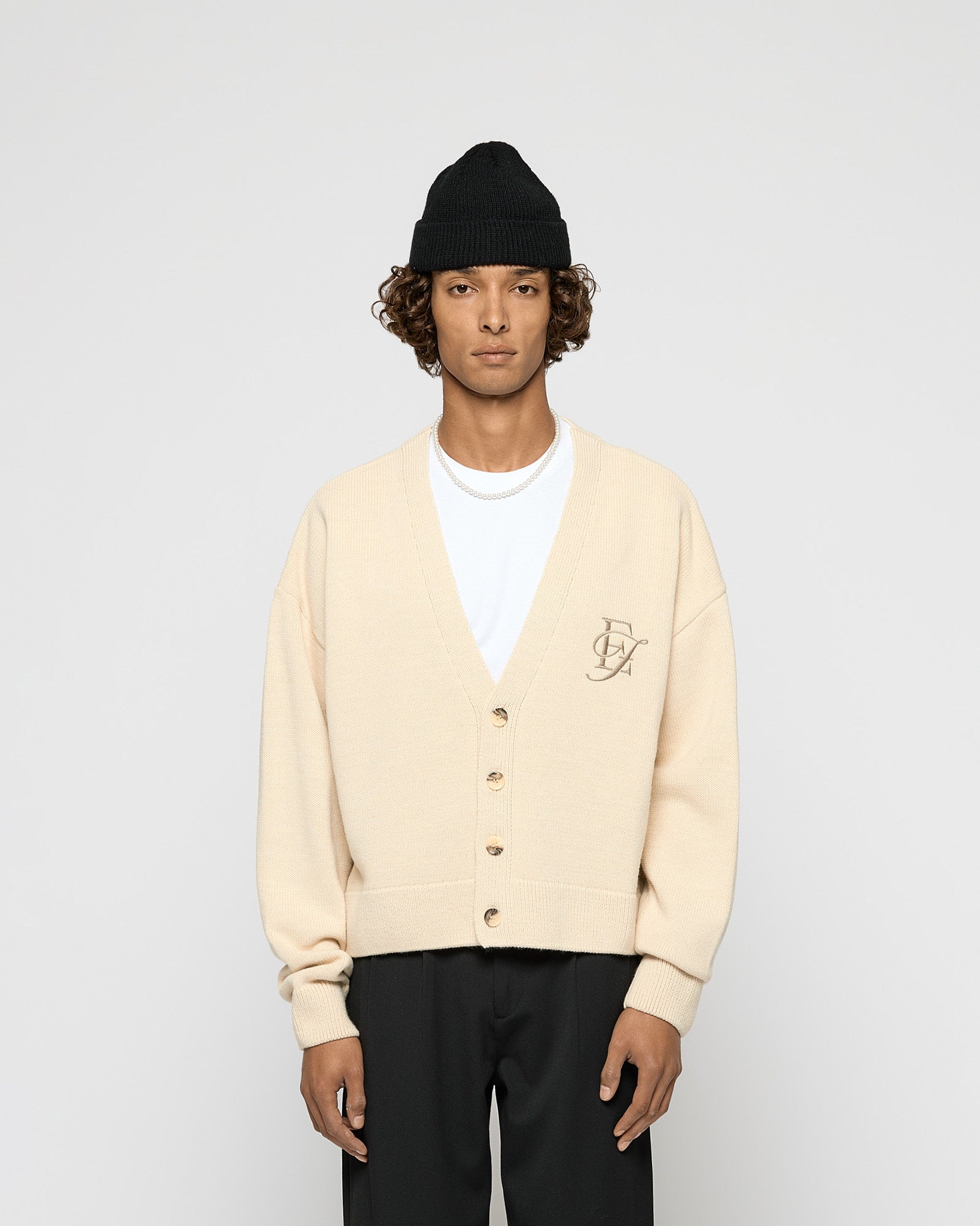 eightyfive-wool-knitted-cardigan-strickjacke-beige-wolle image 2