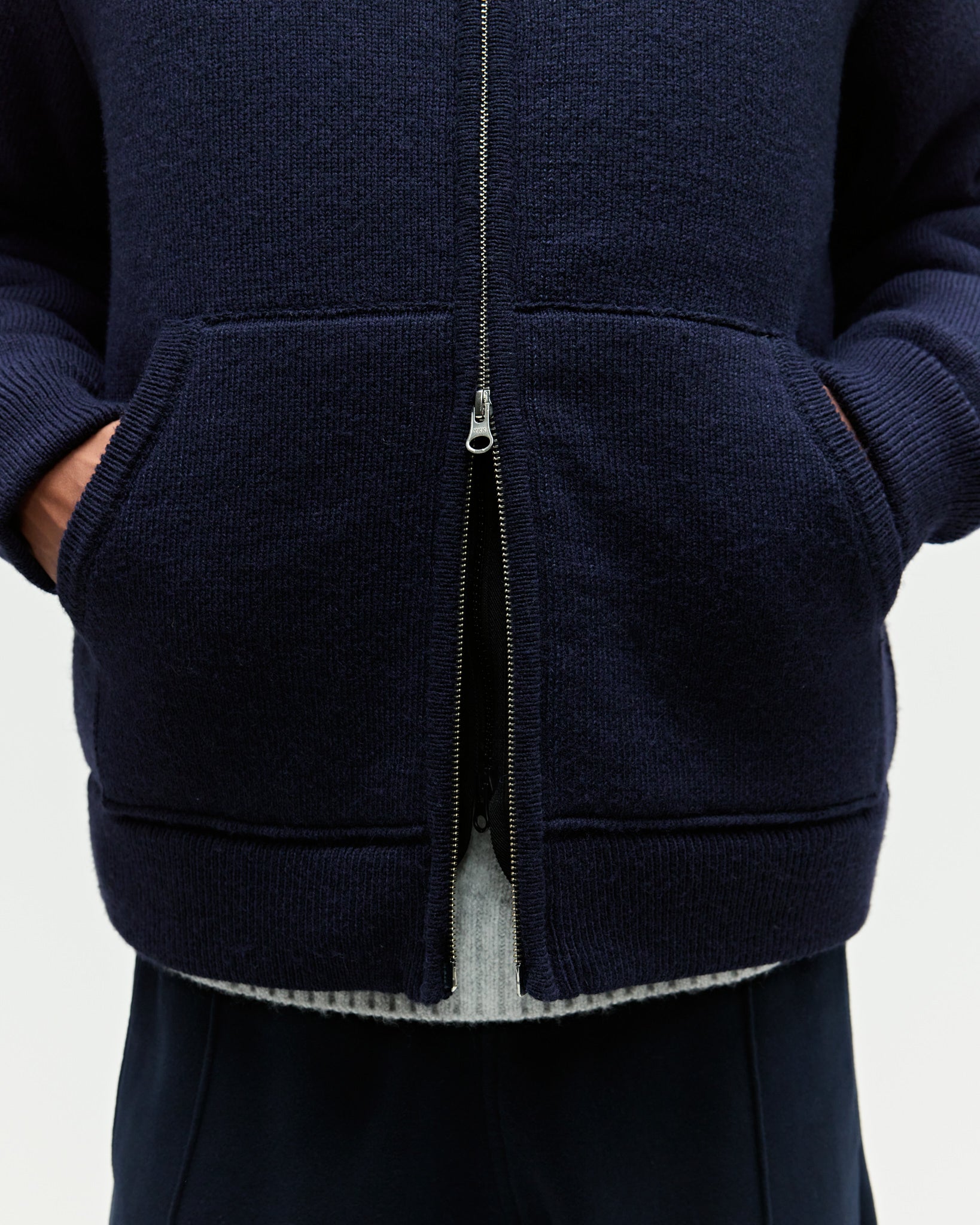 eightyfive-knitted-heavy-zip-hoodie-navy-wolle-relaxed image 7
