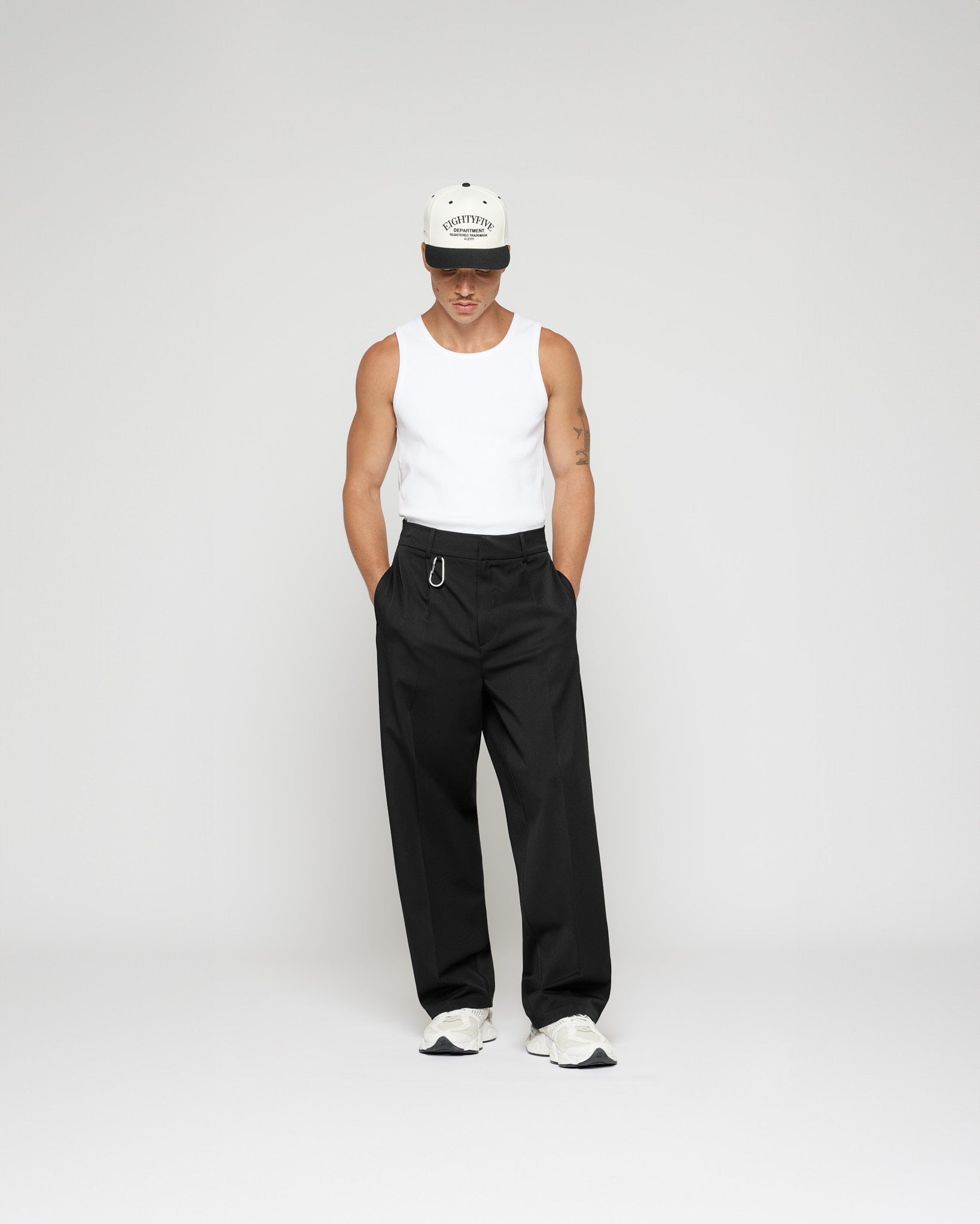 eightyfive-pleated-baggy-tailored-pants-schwarz-b-gelfalte image 5
