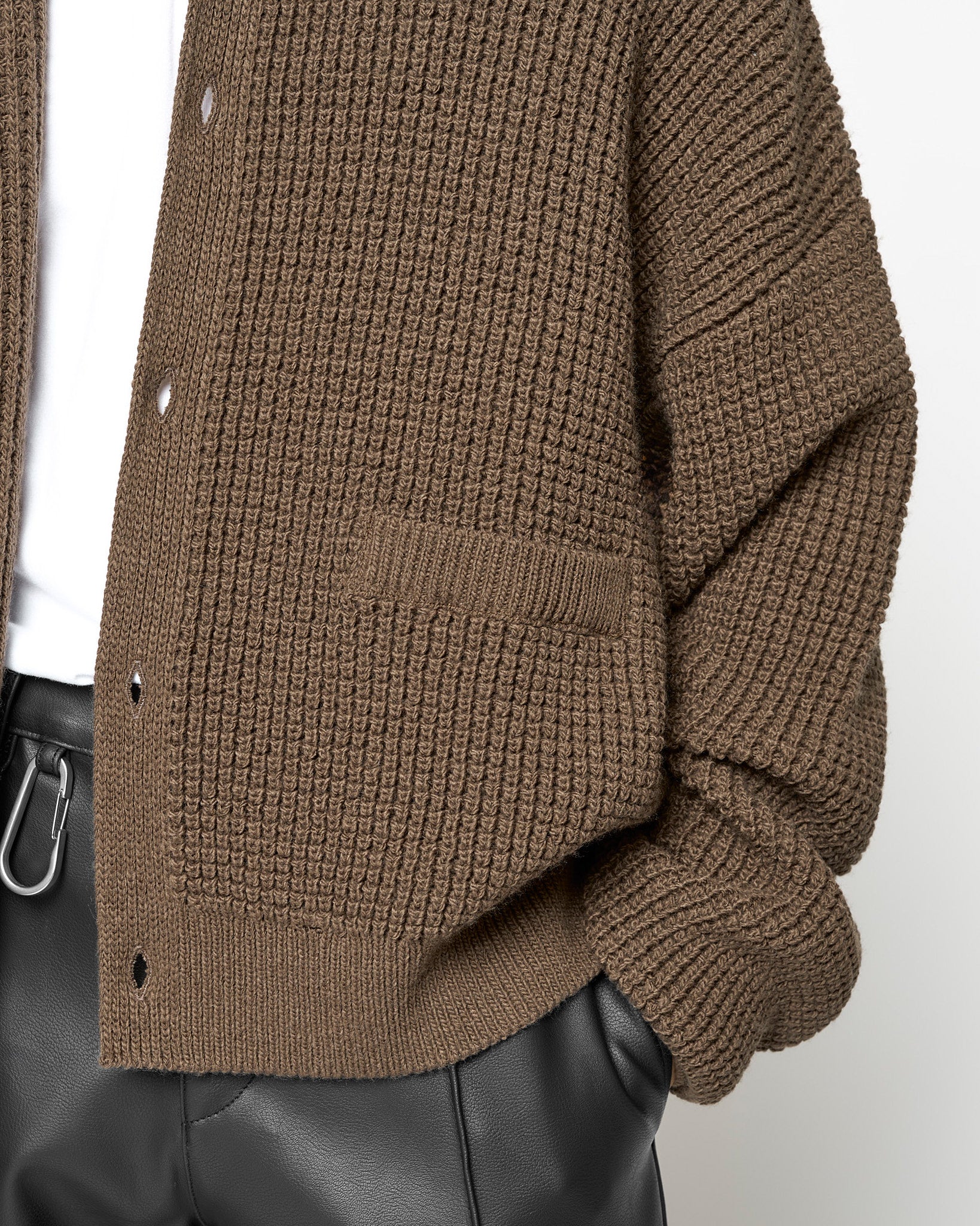 eightyfive-tops-knitted-wool-cardigan-strickjacke-brown-grobstrick image 6