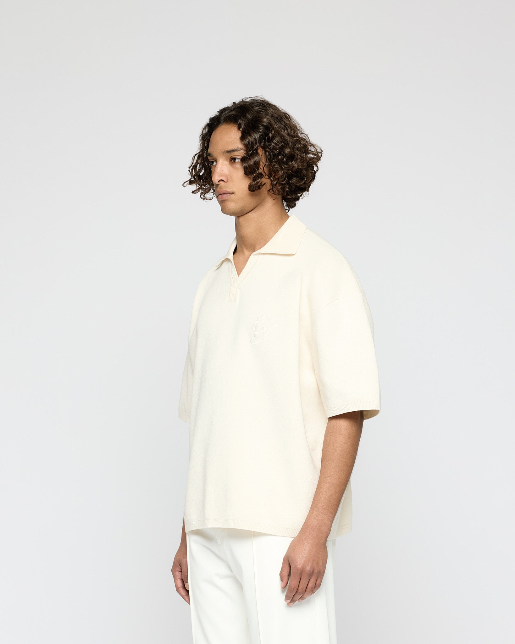 eightyfive-cropped-knit-polo-t-shirt-off-white-stickerei image 3