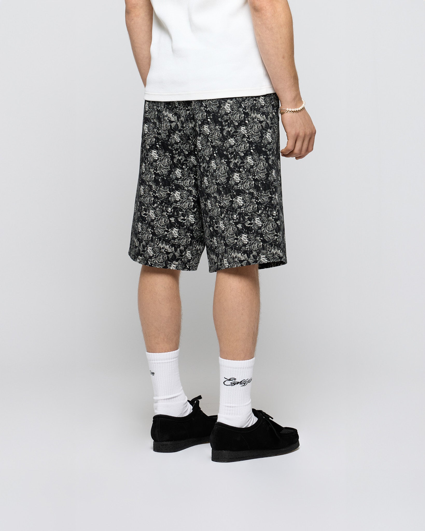 eightyfive-flower-jorts-shorts-black-baggy-blumenprint image 4