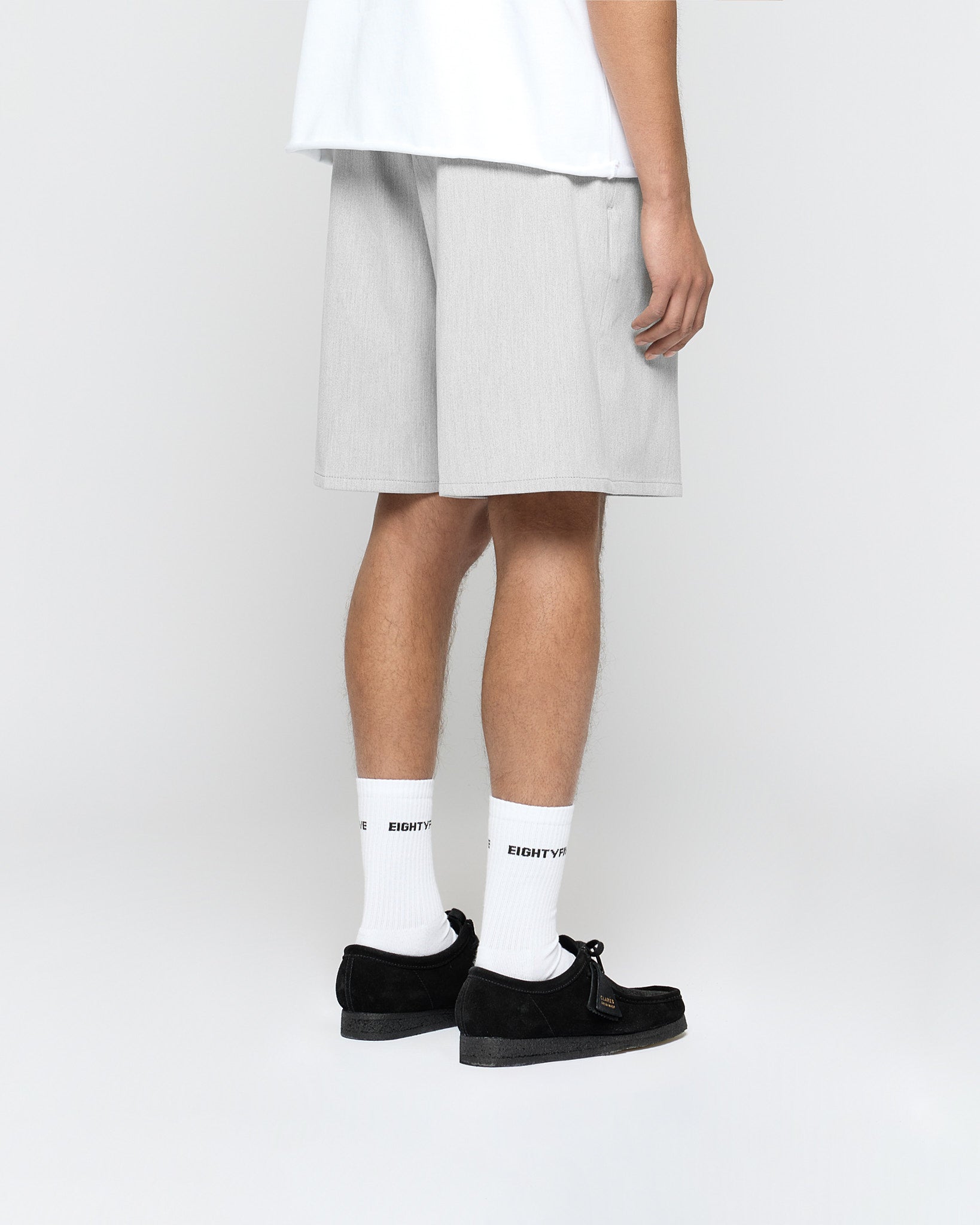 eightyfive-pleated-tailored-shorts-platinum-grey-b-gelfalte image 4