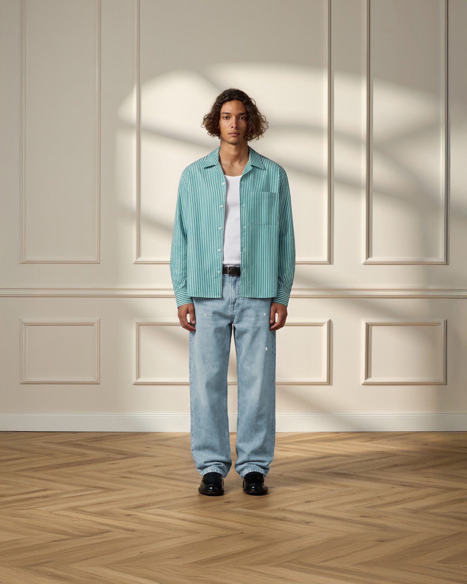 eightyfive-relaxed-distressed-denim-jeans-vintage-blue image 3
