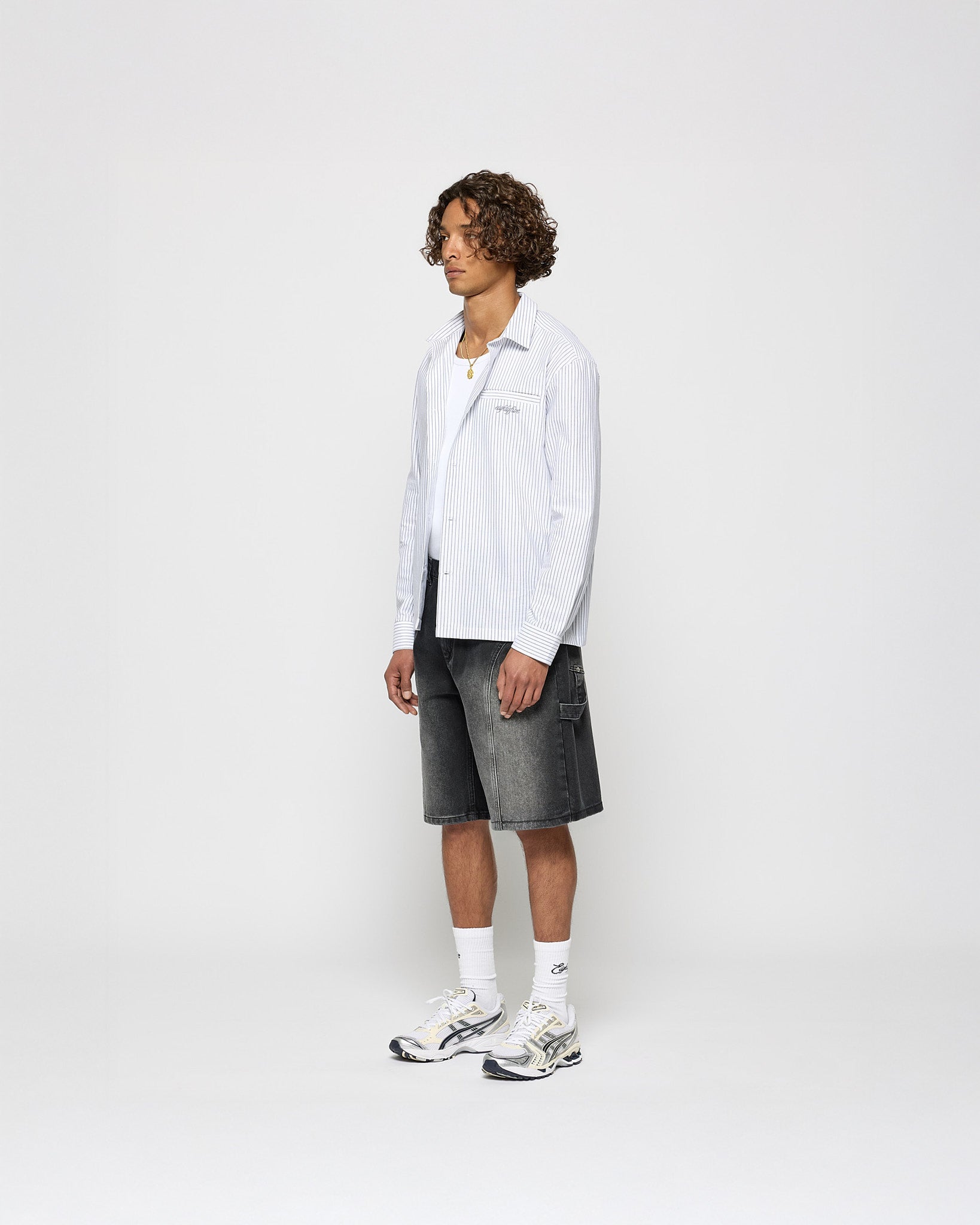 eightyfive-dividing-seams-baggy-shorts-schwarz-washed image 7