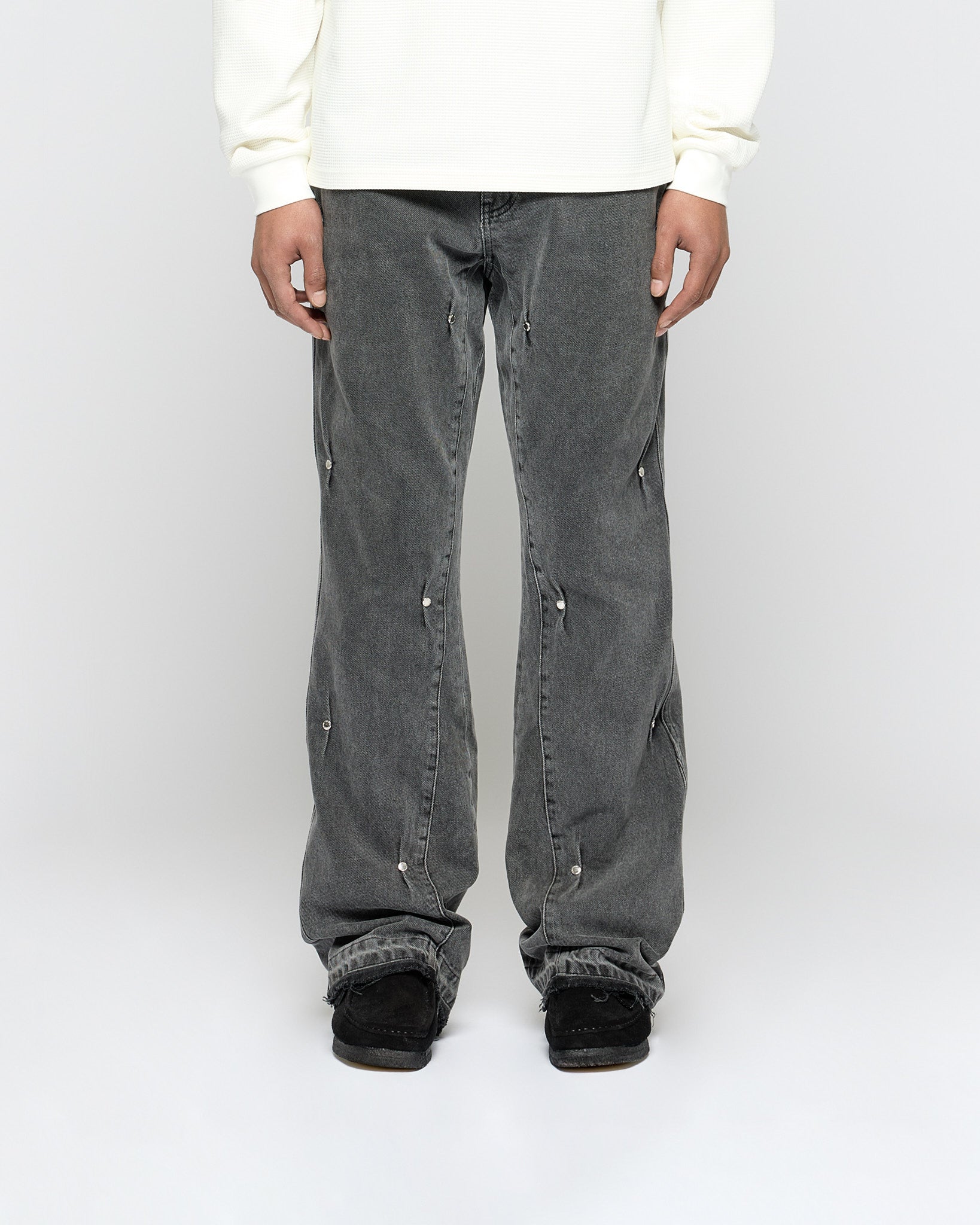 eightyfive-rivet-flared-denim-jeans-light-grey-baumwolle image 2