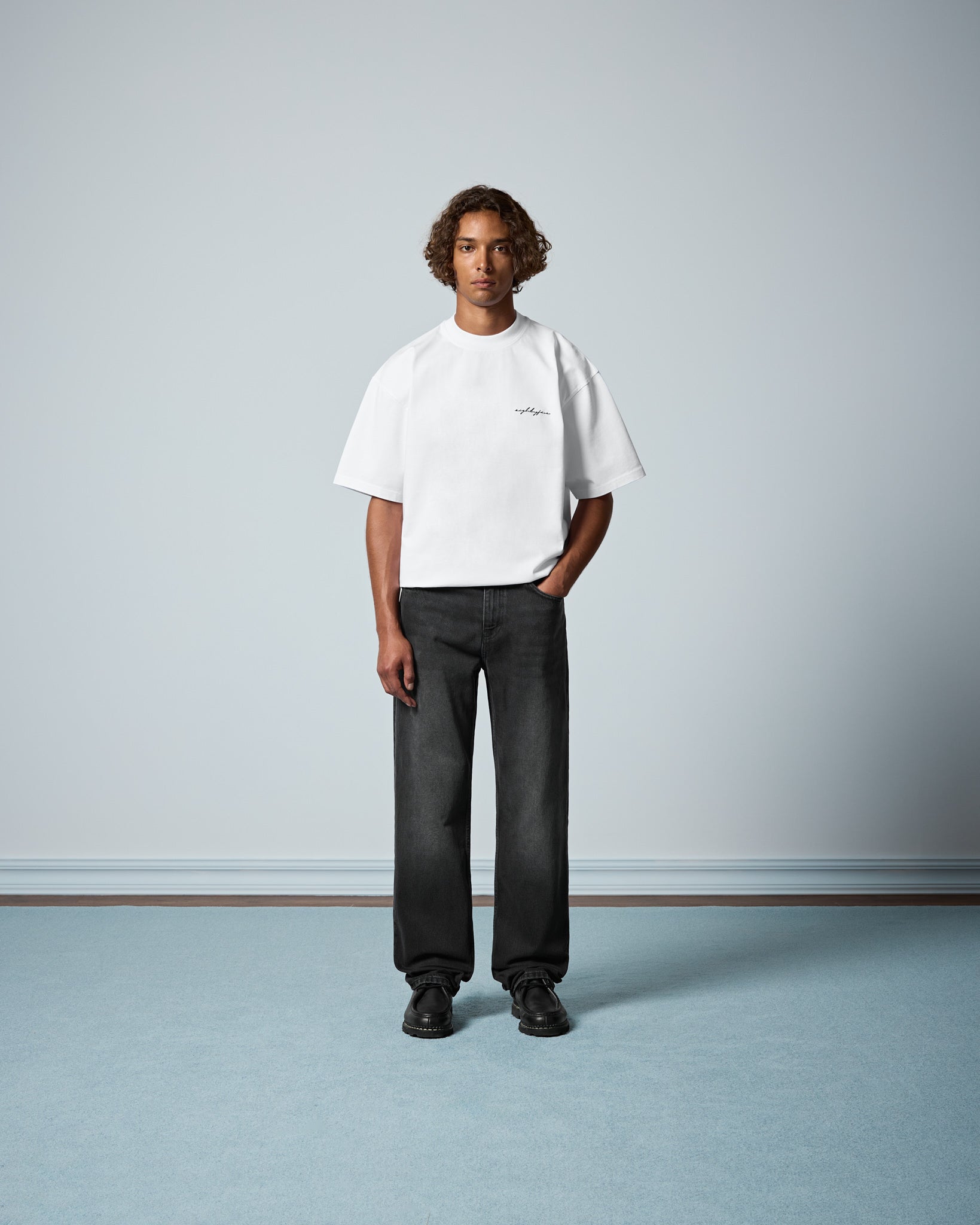 eightyfive-tops-signature-embroidery-t-shirt-white-oversized image 4