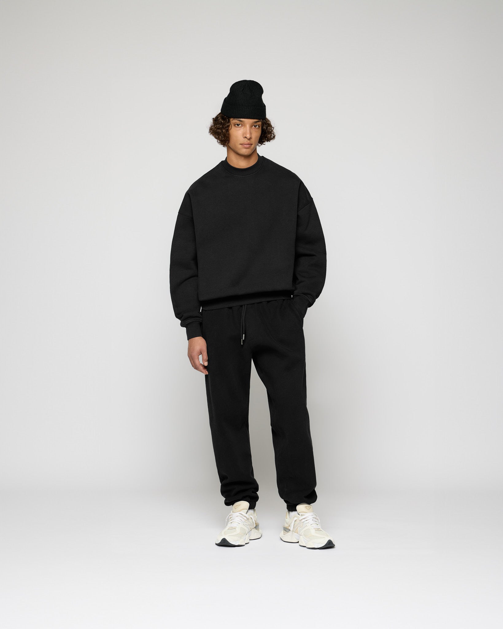 eightyfive-signature-oversized-crewneck-sweater-black image 5