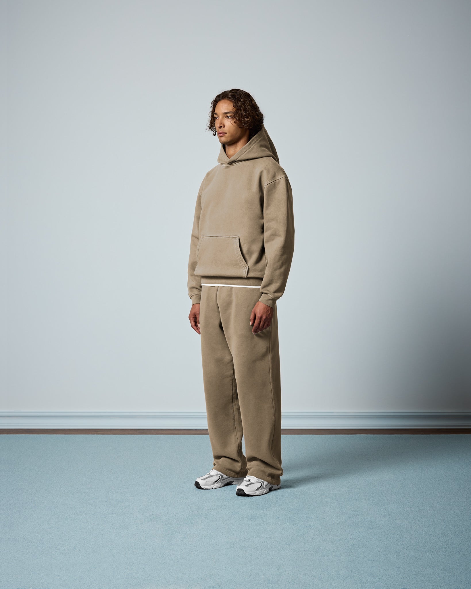 eightyfive-signature-hoodie-pullover-washed-taupe-baumwolle image 5