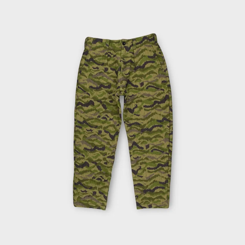 le-fix-camo-hose-gr-n-tarnmuster image 1