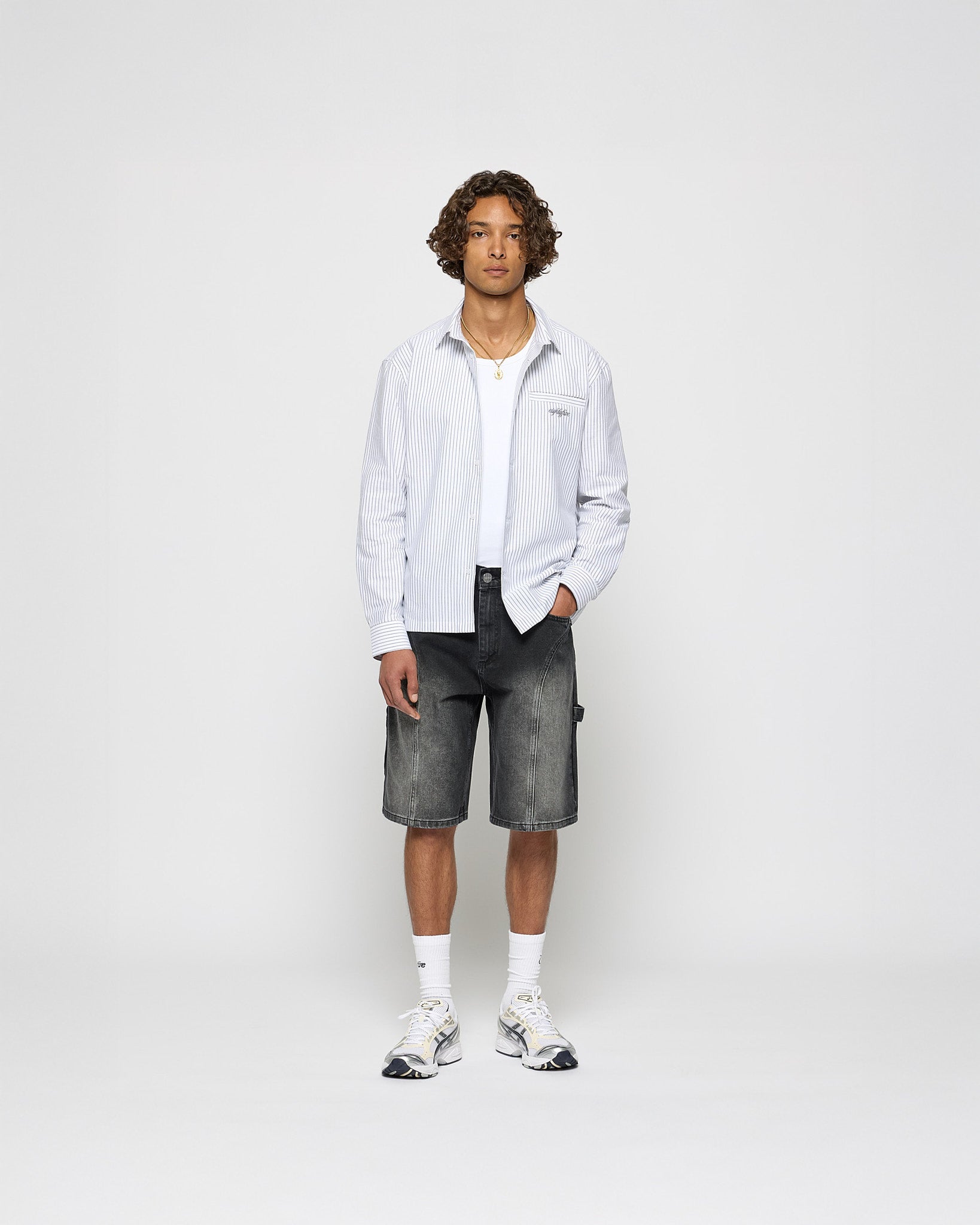 eightyfive-dividing-seams-baggy-shorts-schwarz-washed image 6