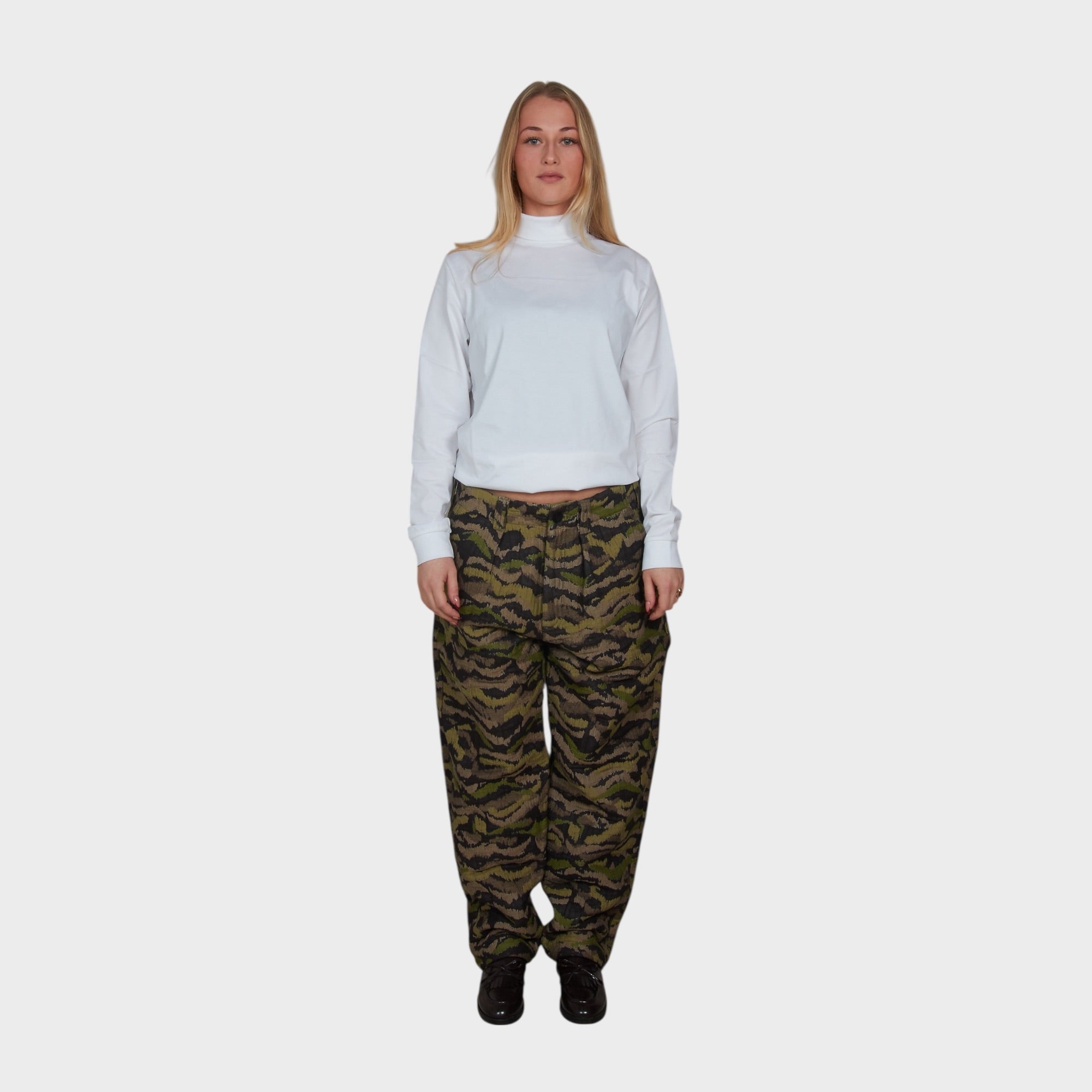 le-fix-camo-hose-gr-n-tarnmuster image 3