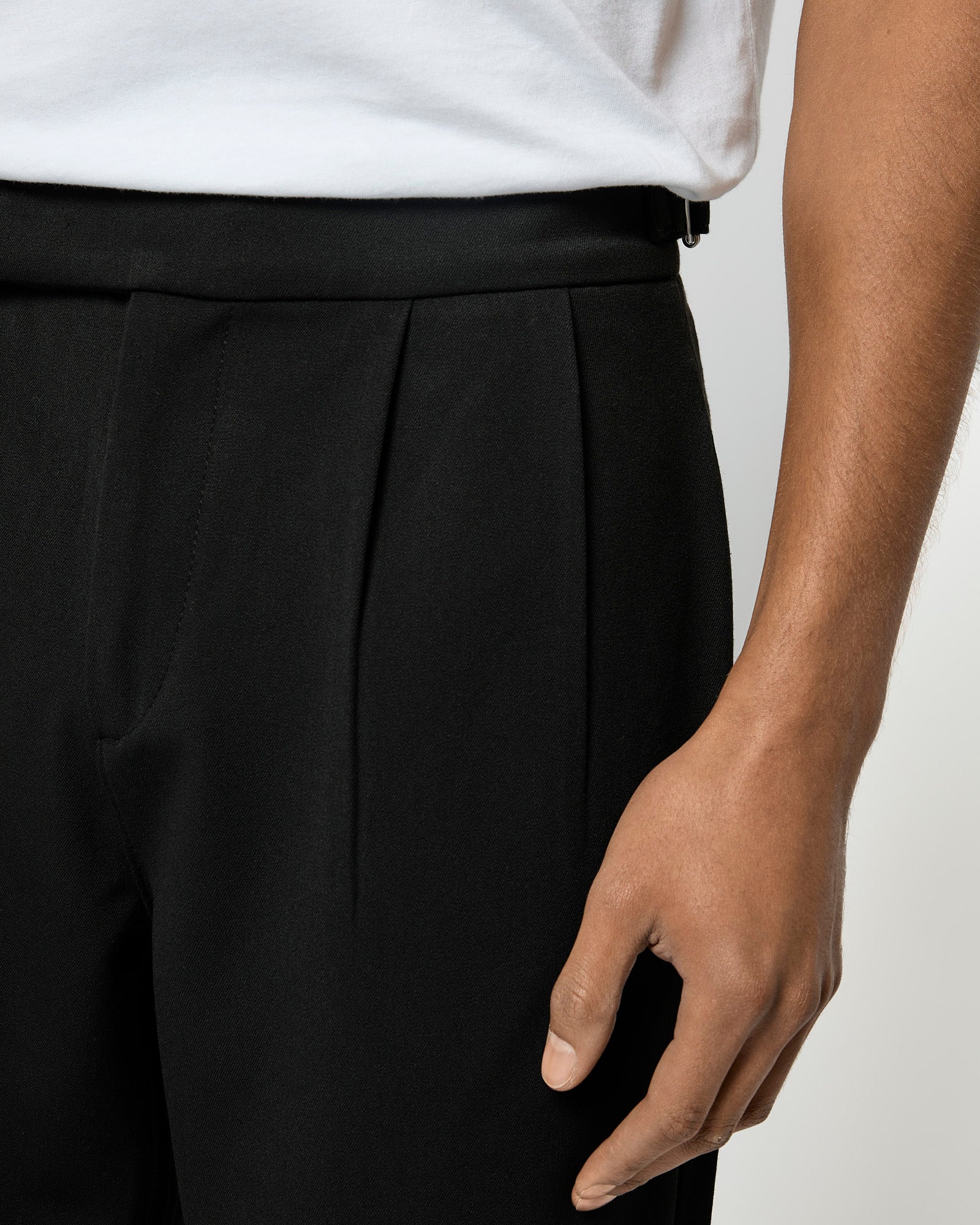 eightyfive-pleated-regular-tailored-pants-v2-hose-black image 7