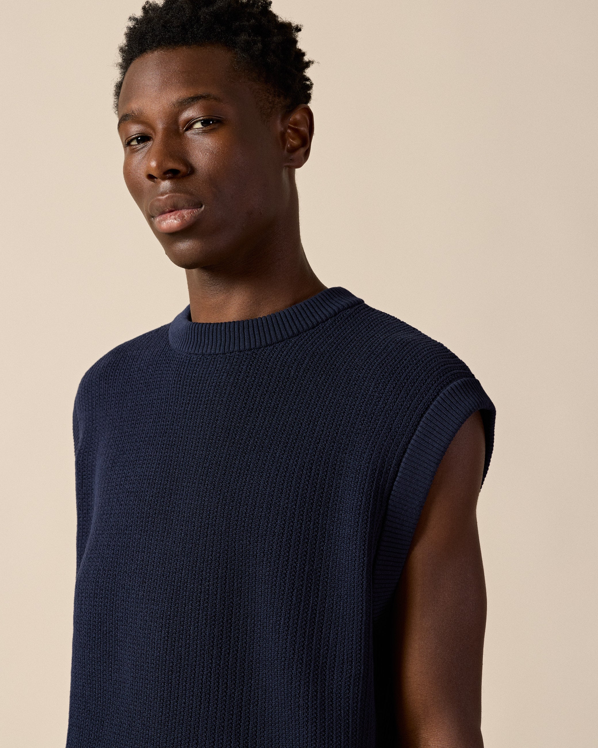 eightyfive-knit-tanktop-navy-baumwolle-oversized image 6