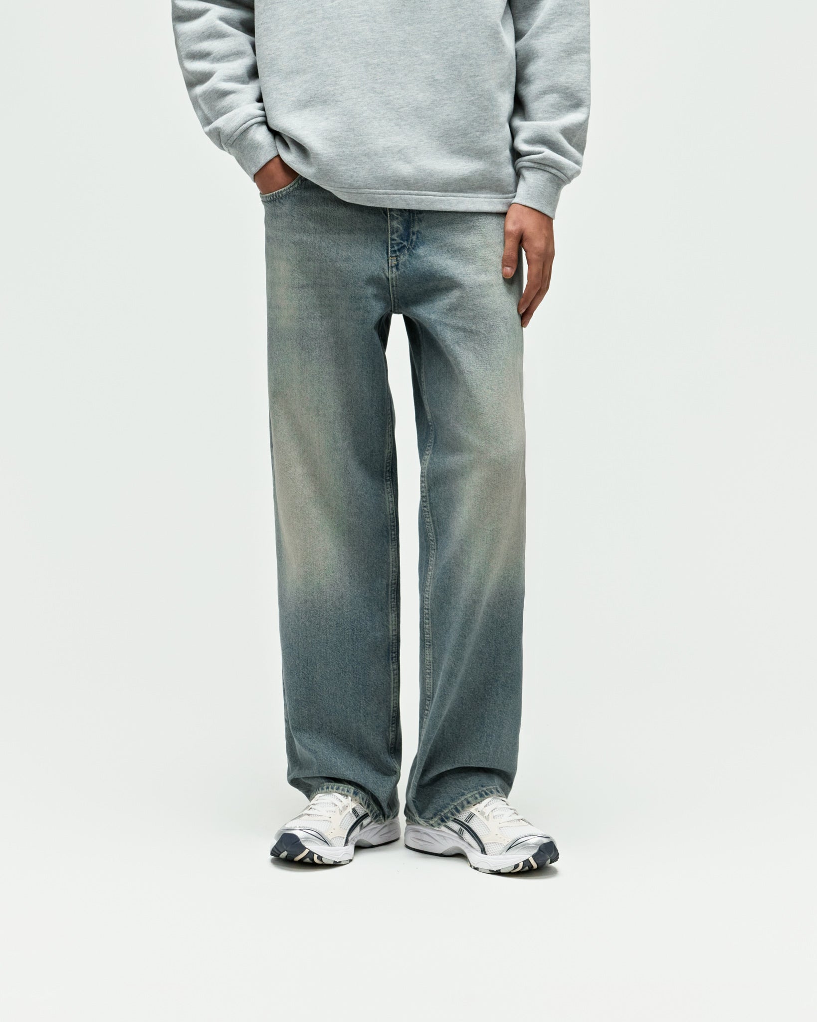 eightyfive-relaxed-denim-jeans-azure-blue-relaxed-fit image 3