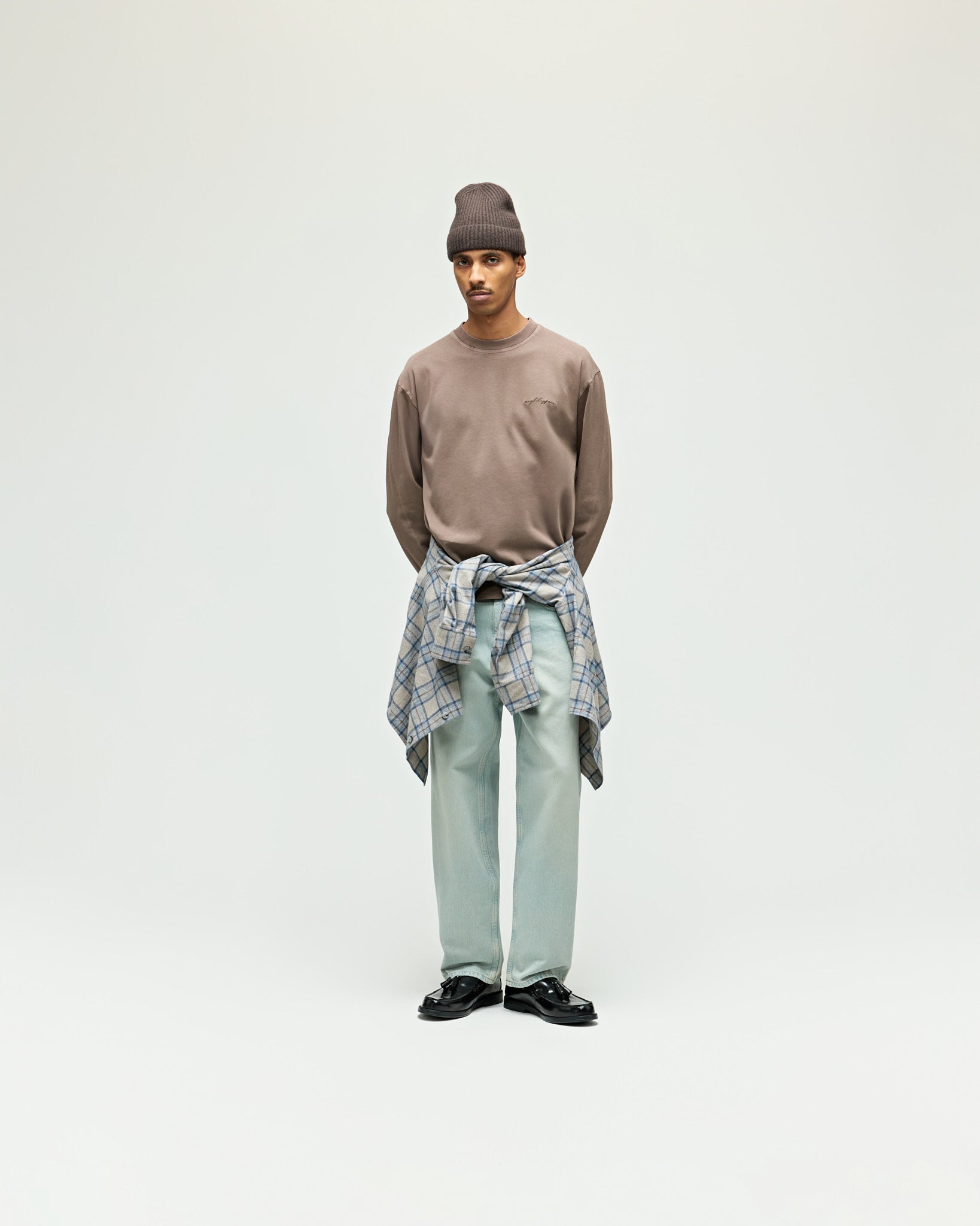 eightyfive-embroidered-longsleeve-washed-brown-stickerei image 4