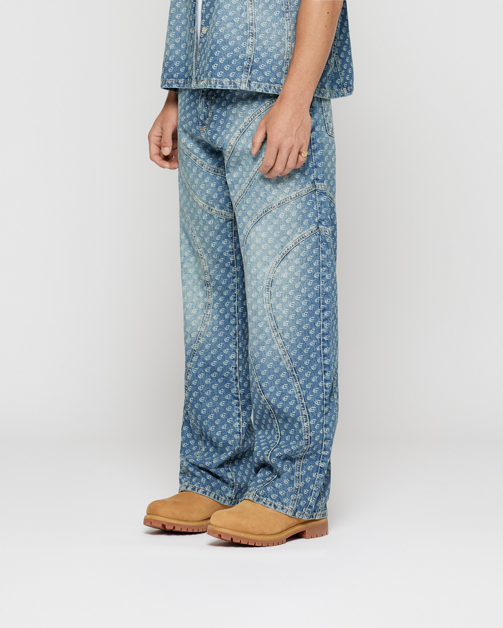 eightyfive-monogram-loose-denim-jeans-aqua-blue-loose-fit image 3