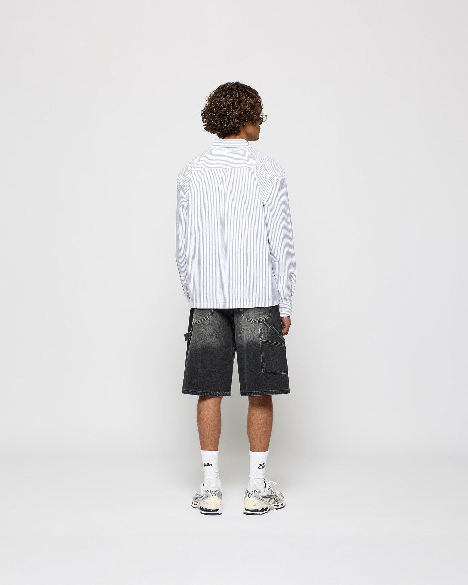 eightyfive-dividing-seams-baggy-shorts-schwarz-washed image 8